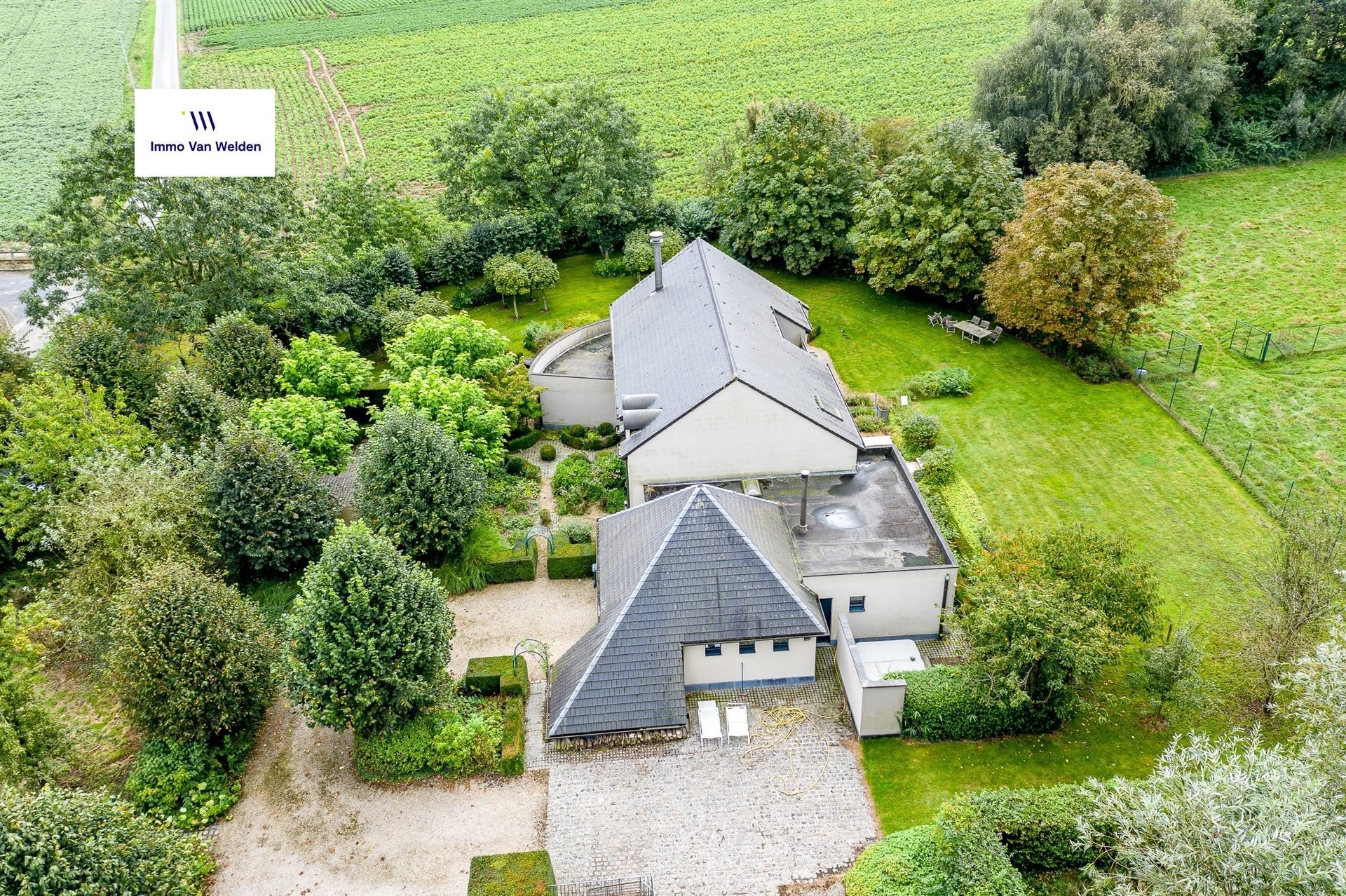 Betoverend landhuis te koop in het pittoreske WANNEGEM-LEDE foto 4