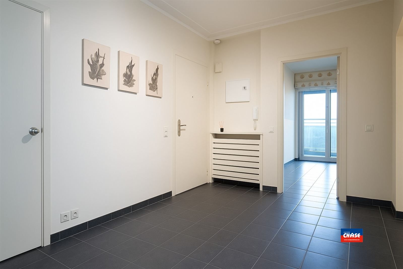 Ruim appartement met 2 slaapkamers & groot terras foto 3