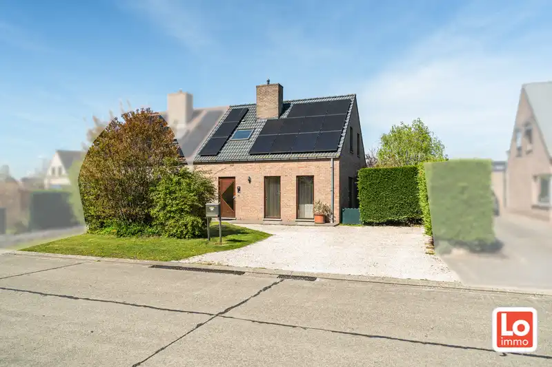 Instap klare halfopen woning met gezellige stadstuin nabij het centrum van Oostakker! foto 19