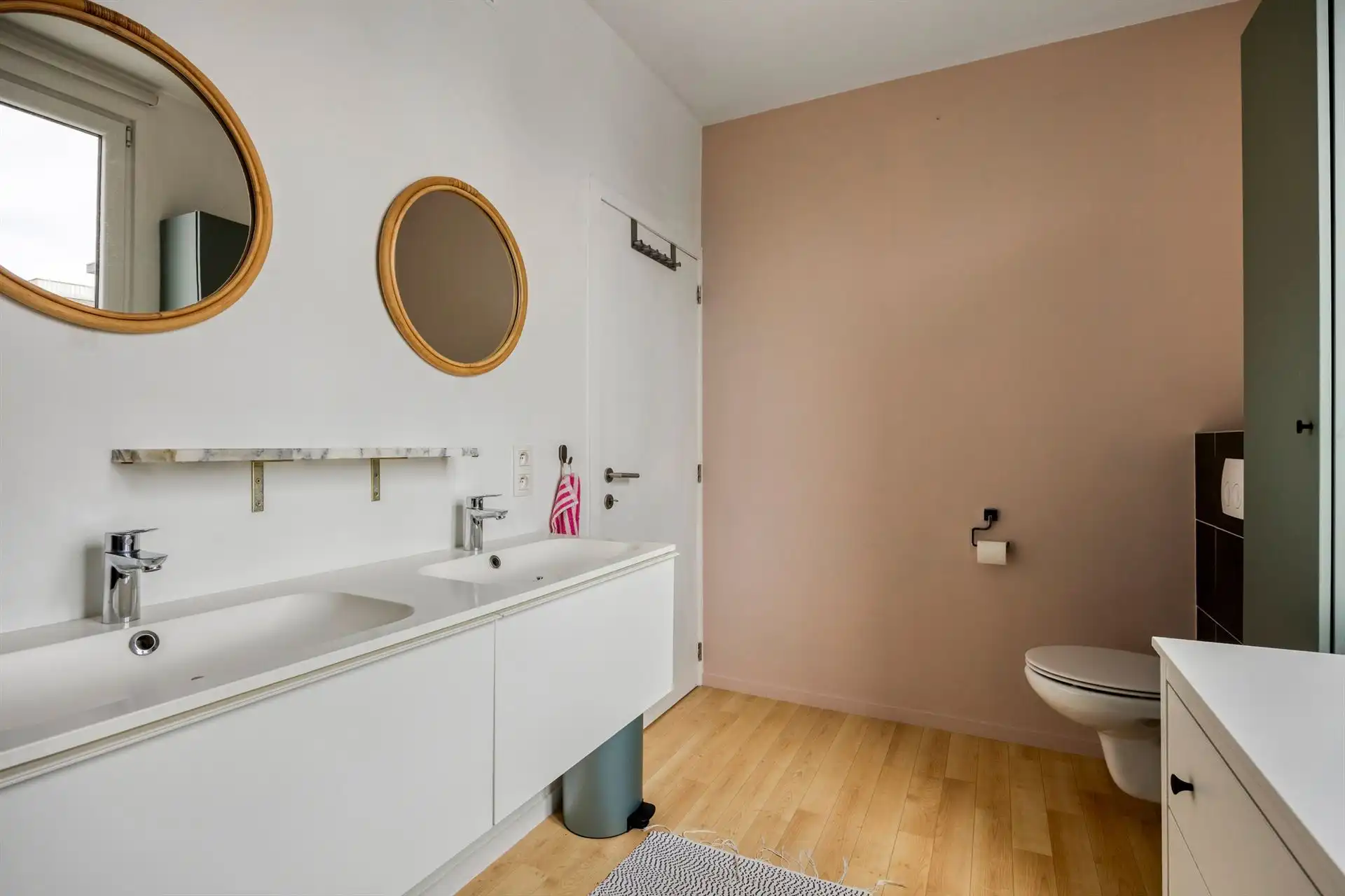 Instapklare woning met 3 slaapkamers en stadstuin op toplocatie! foto 15