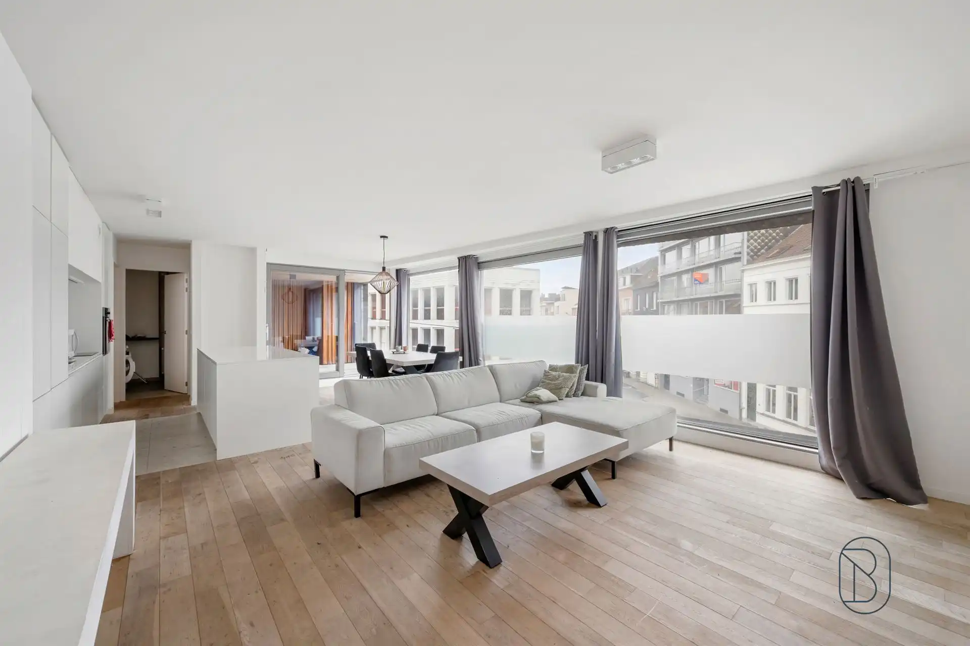 Kwalitatief 2-slaapkamerappartement met terras in Kortrijk foto 6
