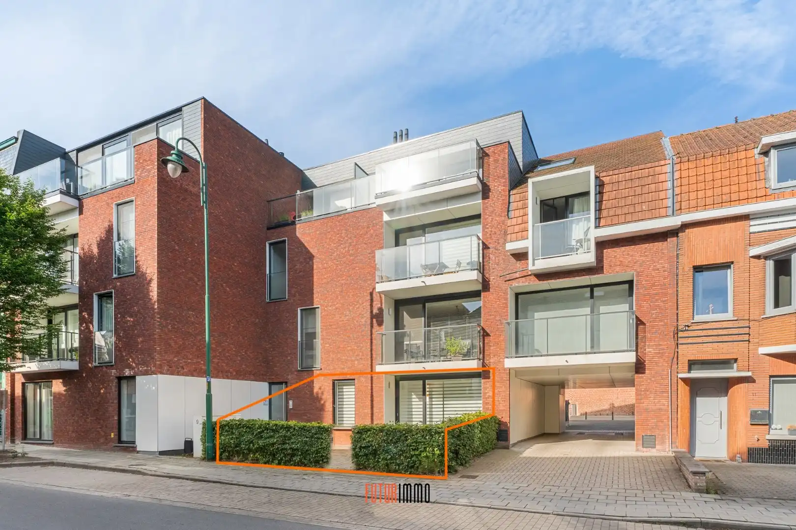 Lichtrijk gelijkvloersappartement met tuintje te Brugge foto {{pictureIndex}}