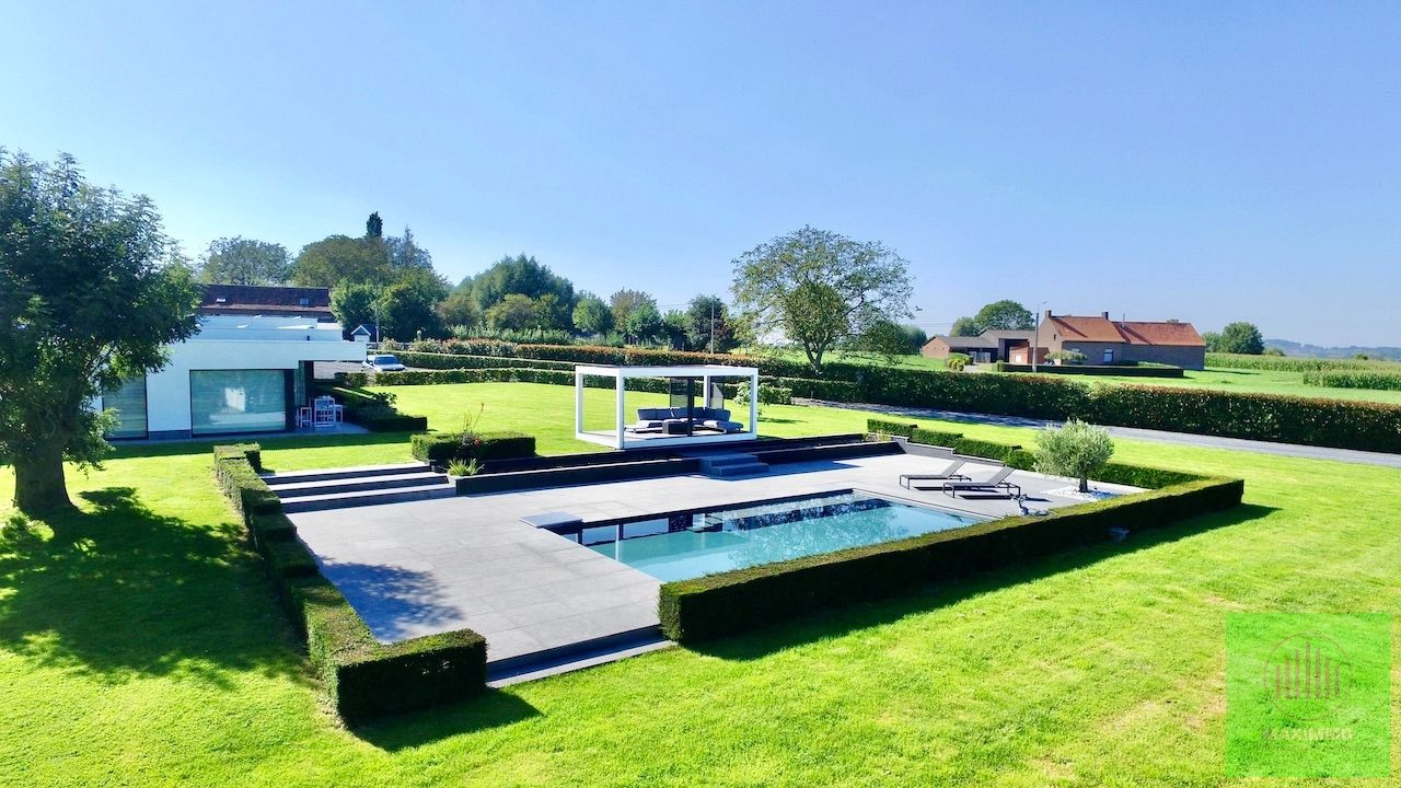 Exclusieve Villa in Heuvelland met Adembenemend Uitzicht op de Kemmelberg foto 2