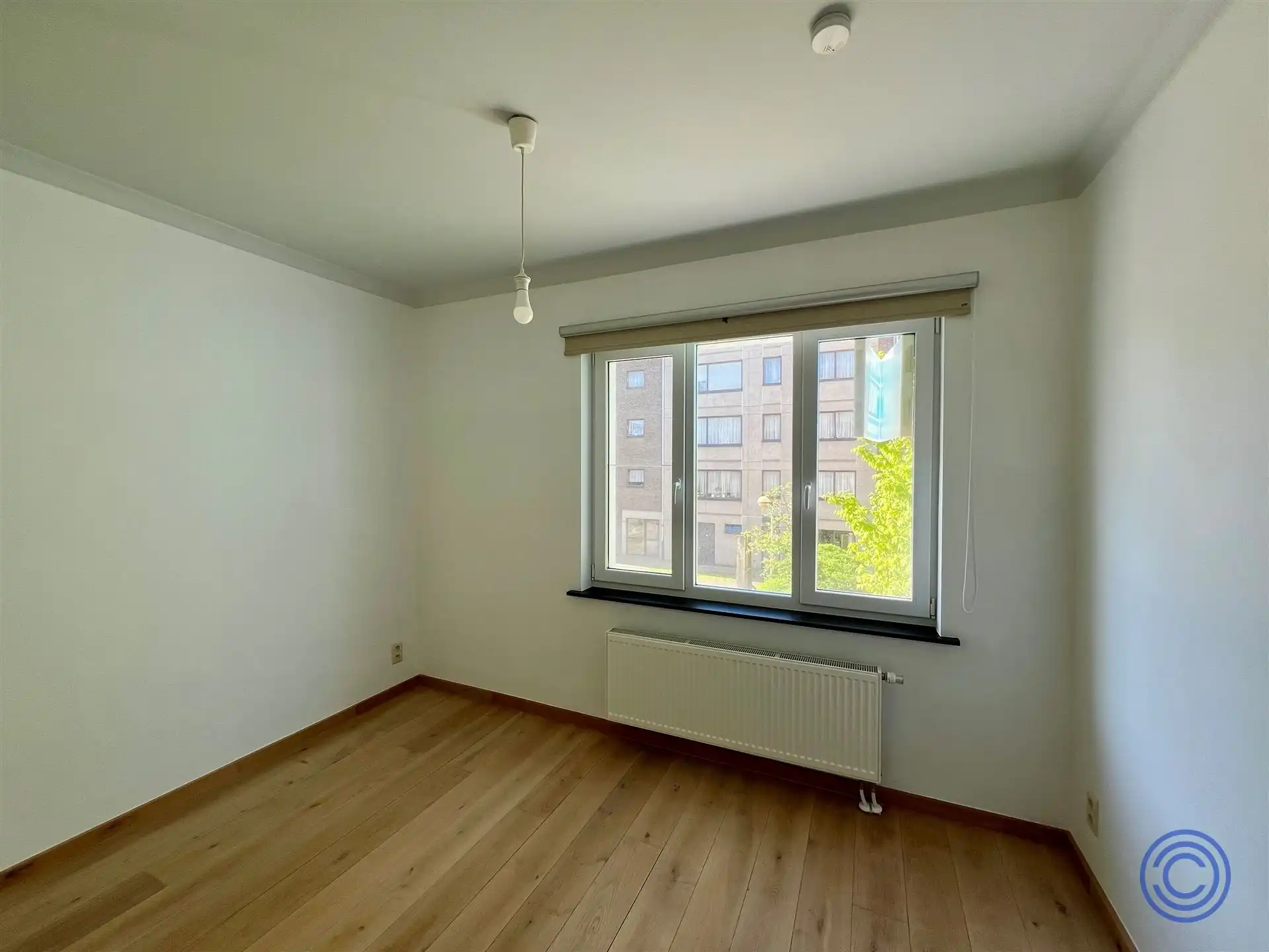 Ruim 2-slpk appartement op toplocatie + garage! foto 11