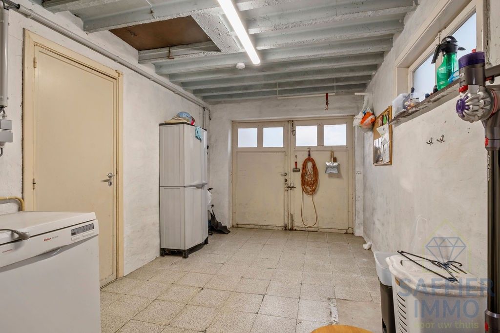 Halfopen bebouwing met zonnige tuin en 2 garages in rustige wijk te Izegem foto 15
