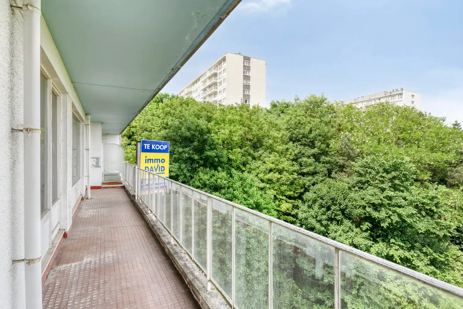 Lichtrijk 2-kamer appartement met terras en kelder foto 18