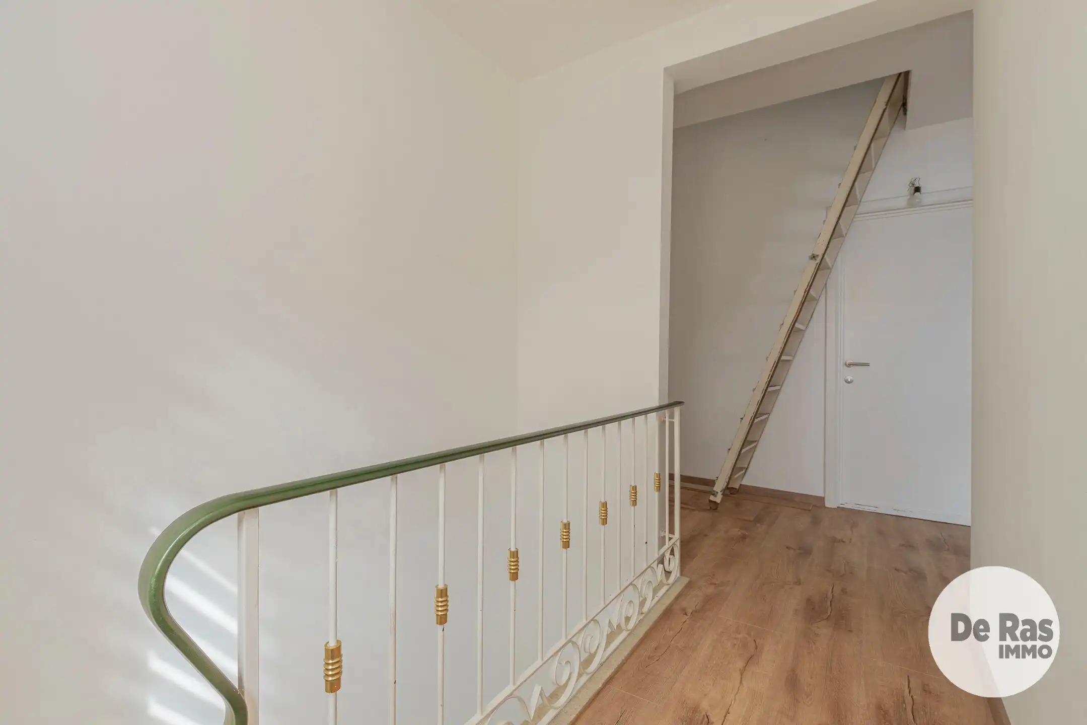 AALST - Volledig gerenoveerde woning - 6 slpks - 2 badkms. foto 16