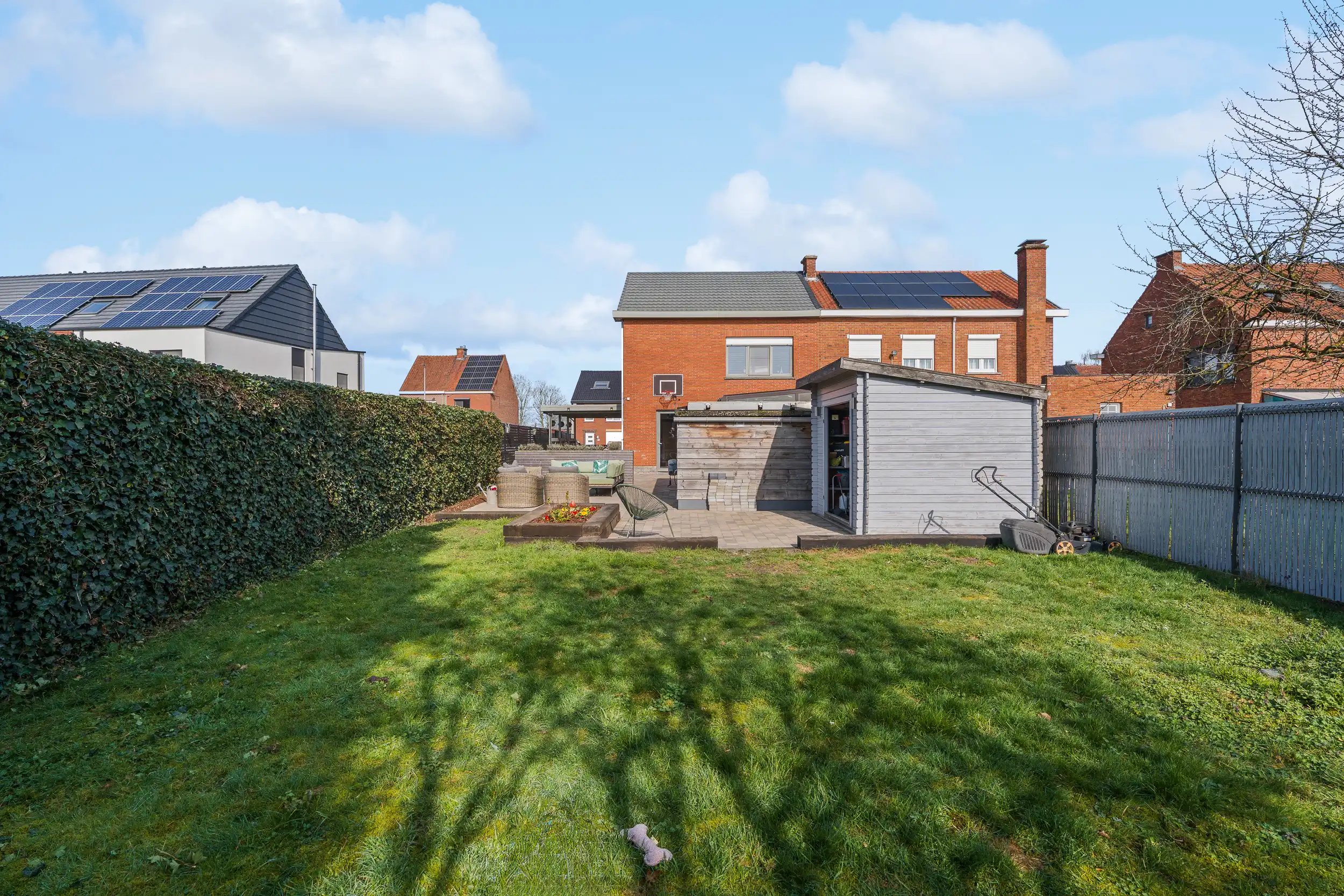 Instapklare halfopen bebouwing met zonnige tuin foto 14