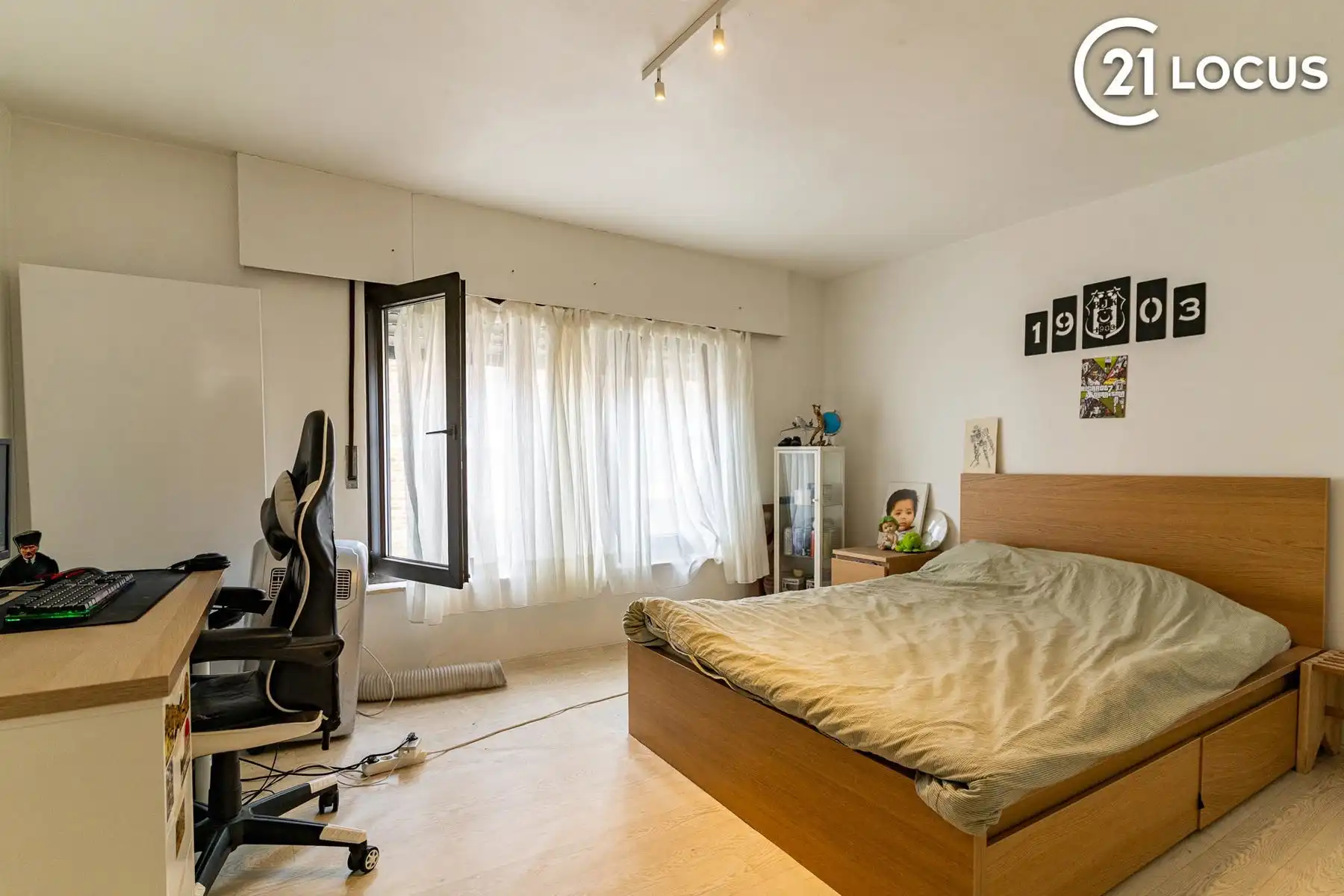 Ruime gezinswoning met 3 slpk, garage en recente renovatie foto 17