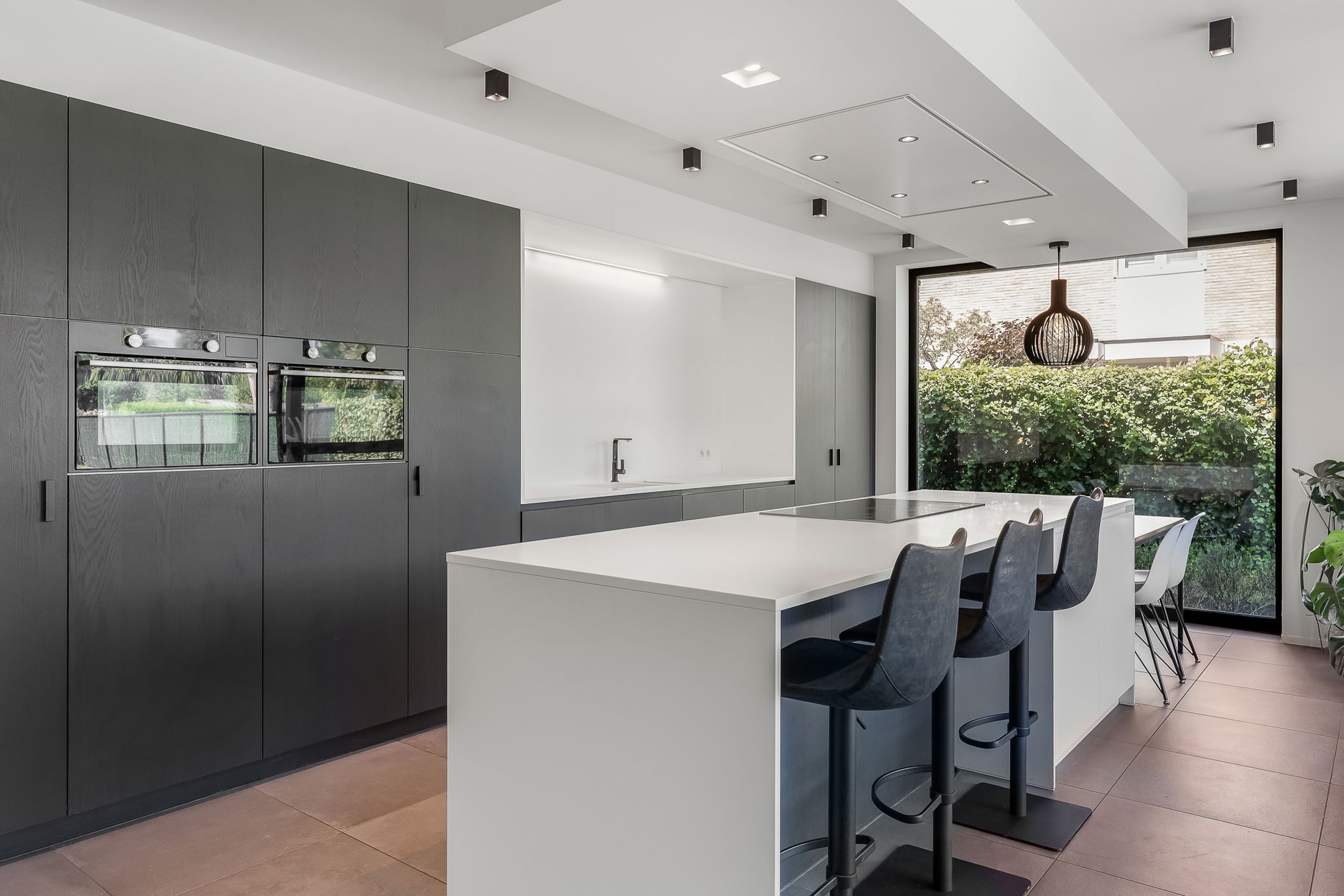 Strakke architectuur en moderne luxe in Diepenbeek foto 7
