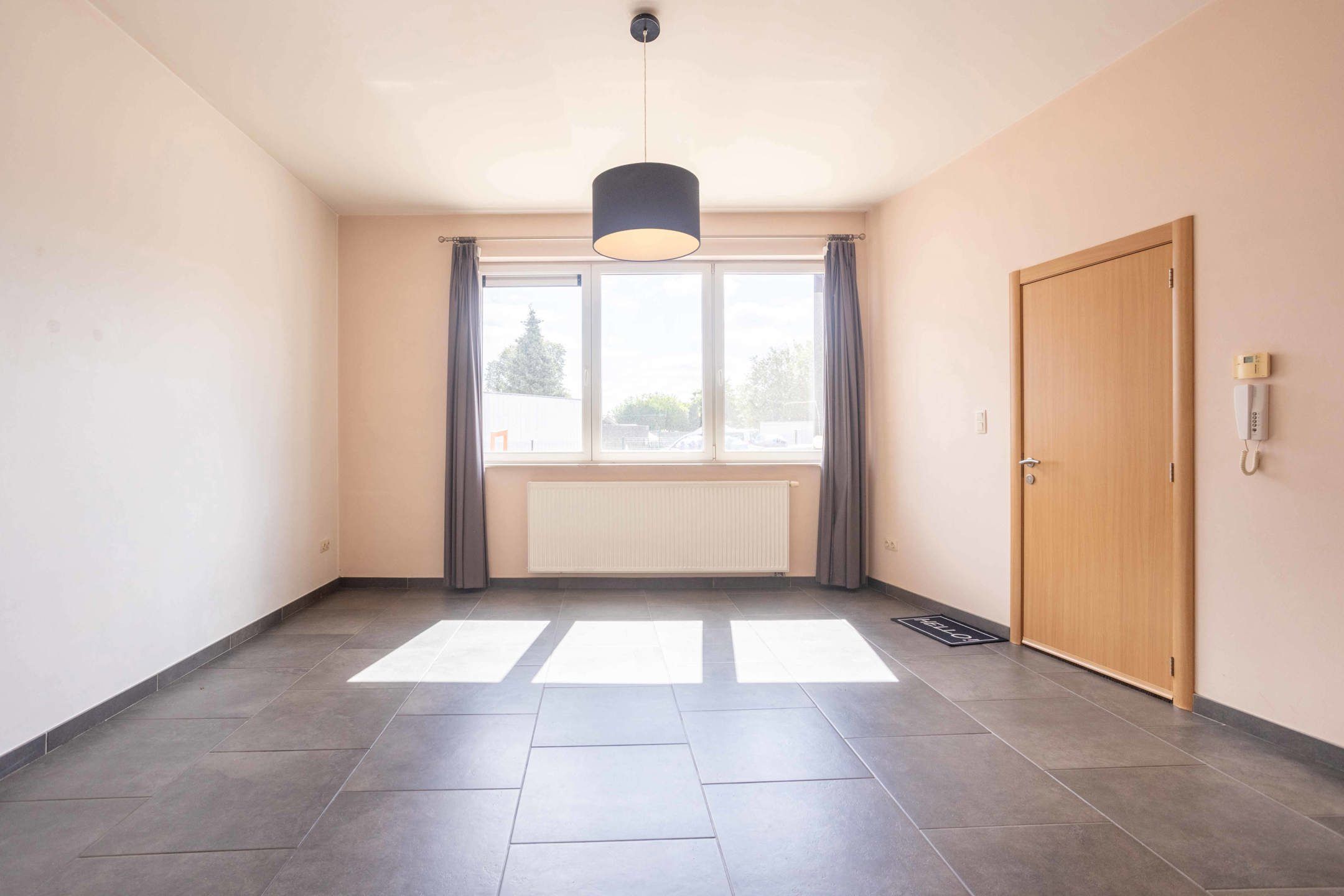 Rustig gelegen, gelijkvloers appartement met terras. foto 3