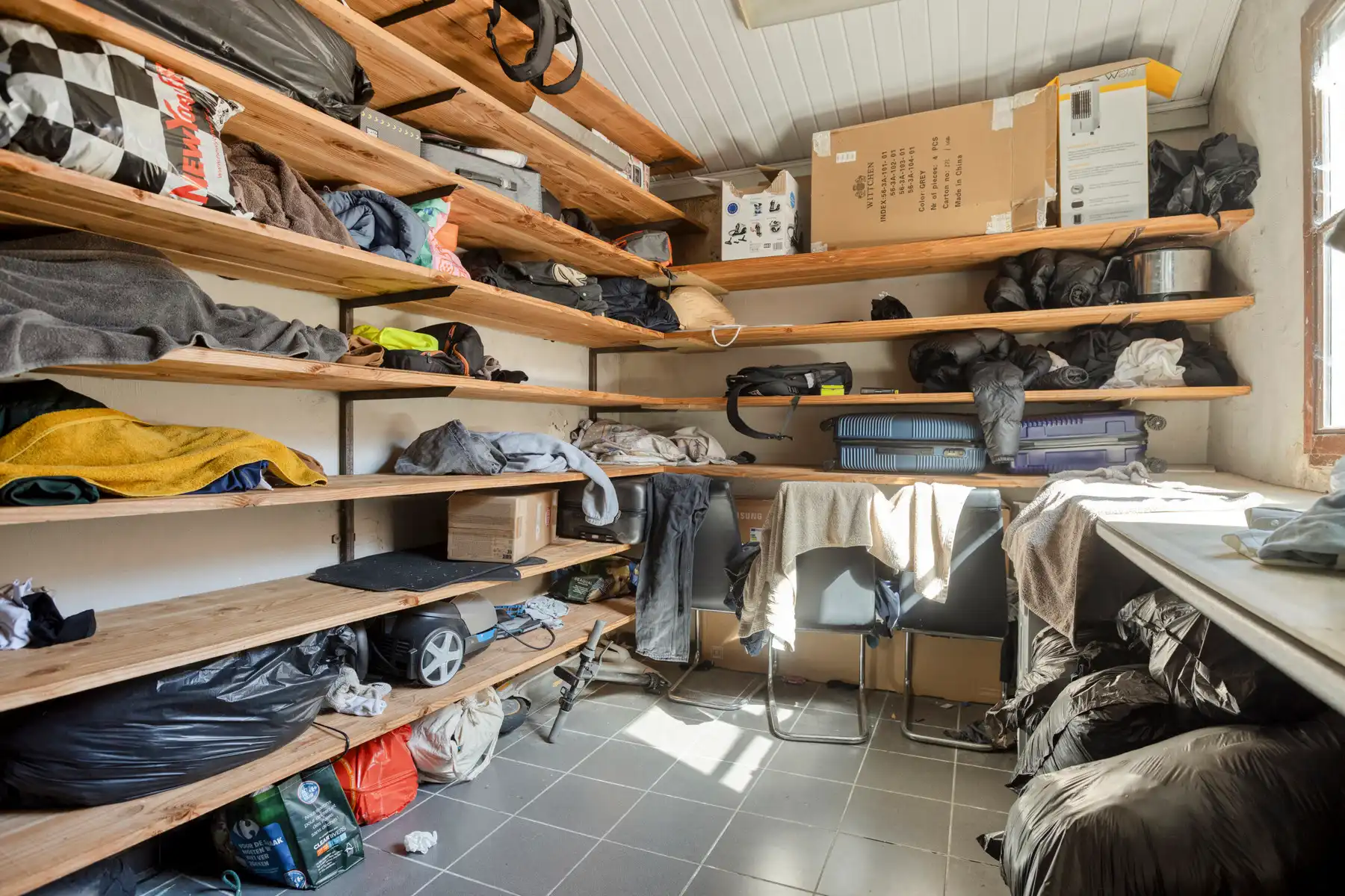 Op te frissen woning met tuin foto 8
