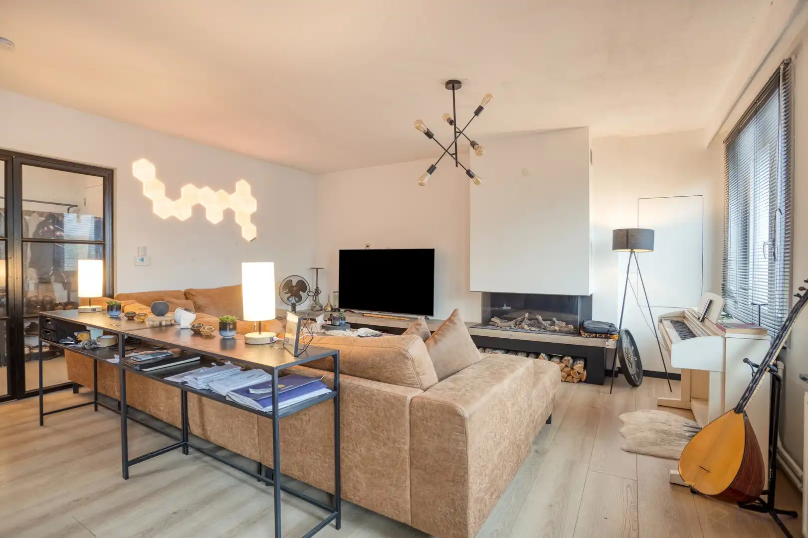 Gerenoveerd appartement te koop in Hulst (Tessenderlo) foto 2