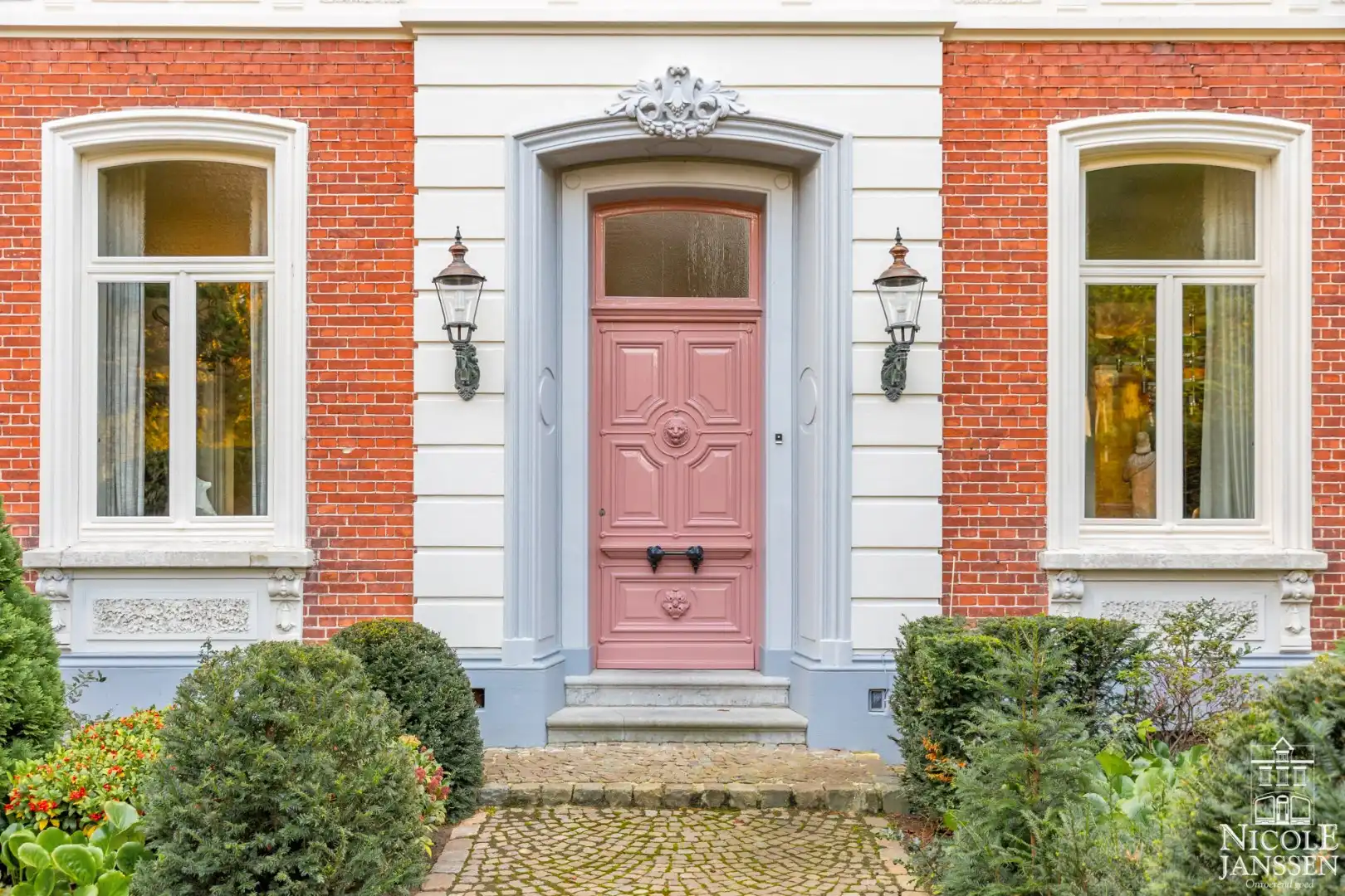 Authentiek herenhuis met conciërgewoning foto 4