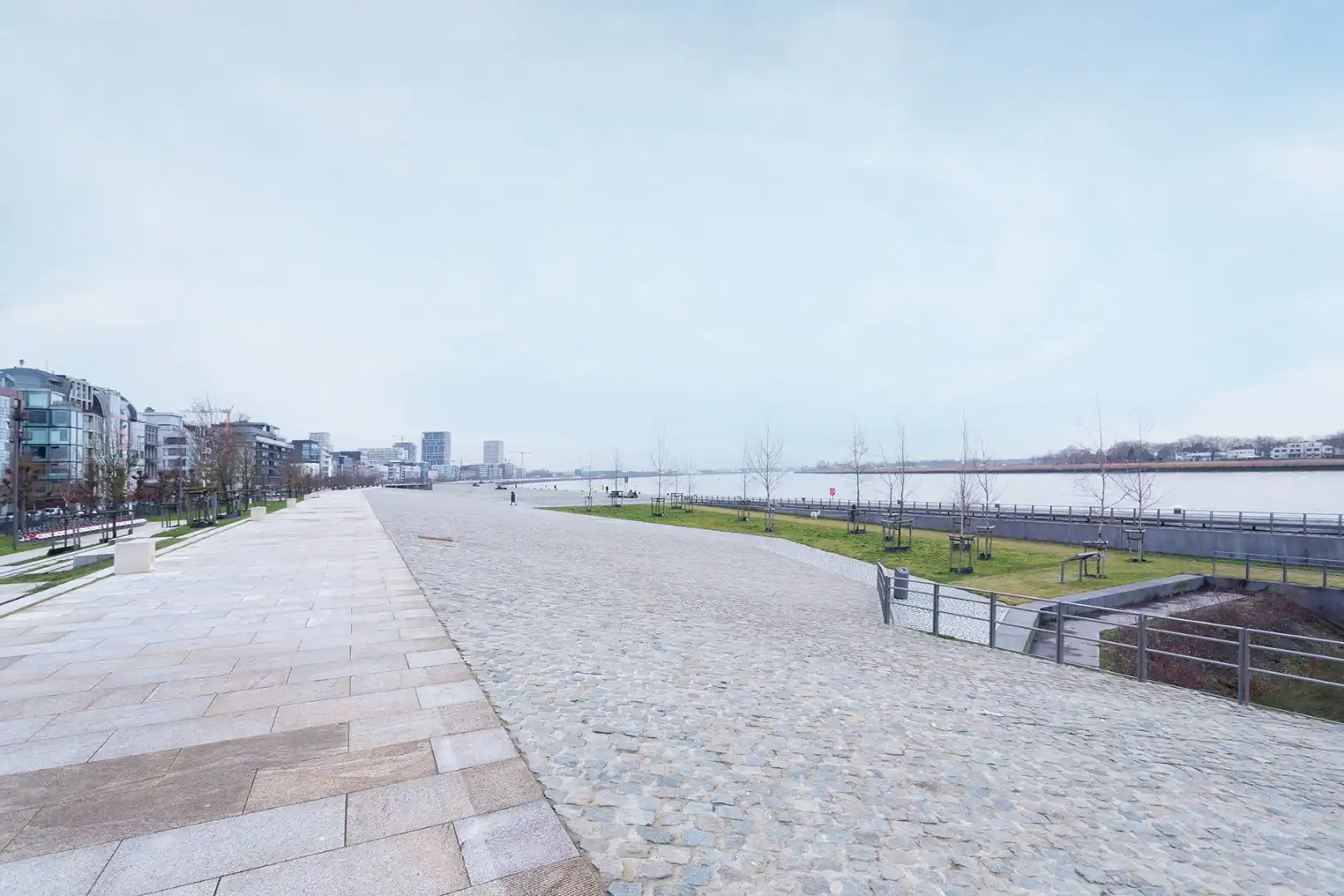 Gemeubeld gelijkvloers met grote buitenruimte op toplocatie foto 25