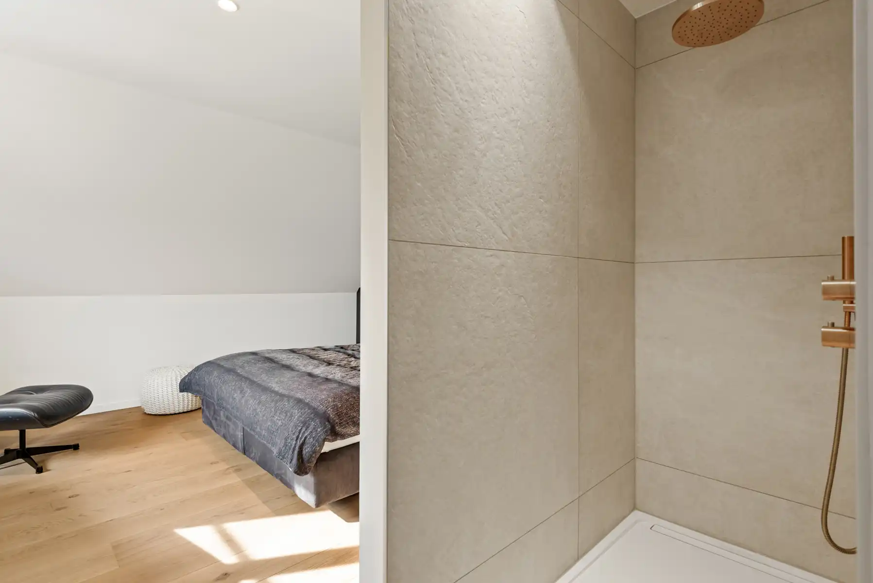 Exclusief duplex dakappartement met zicht op weiland. foto 22