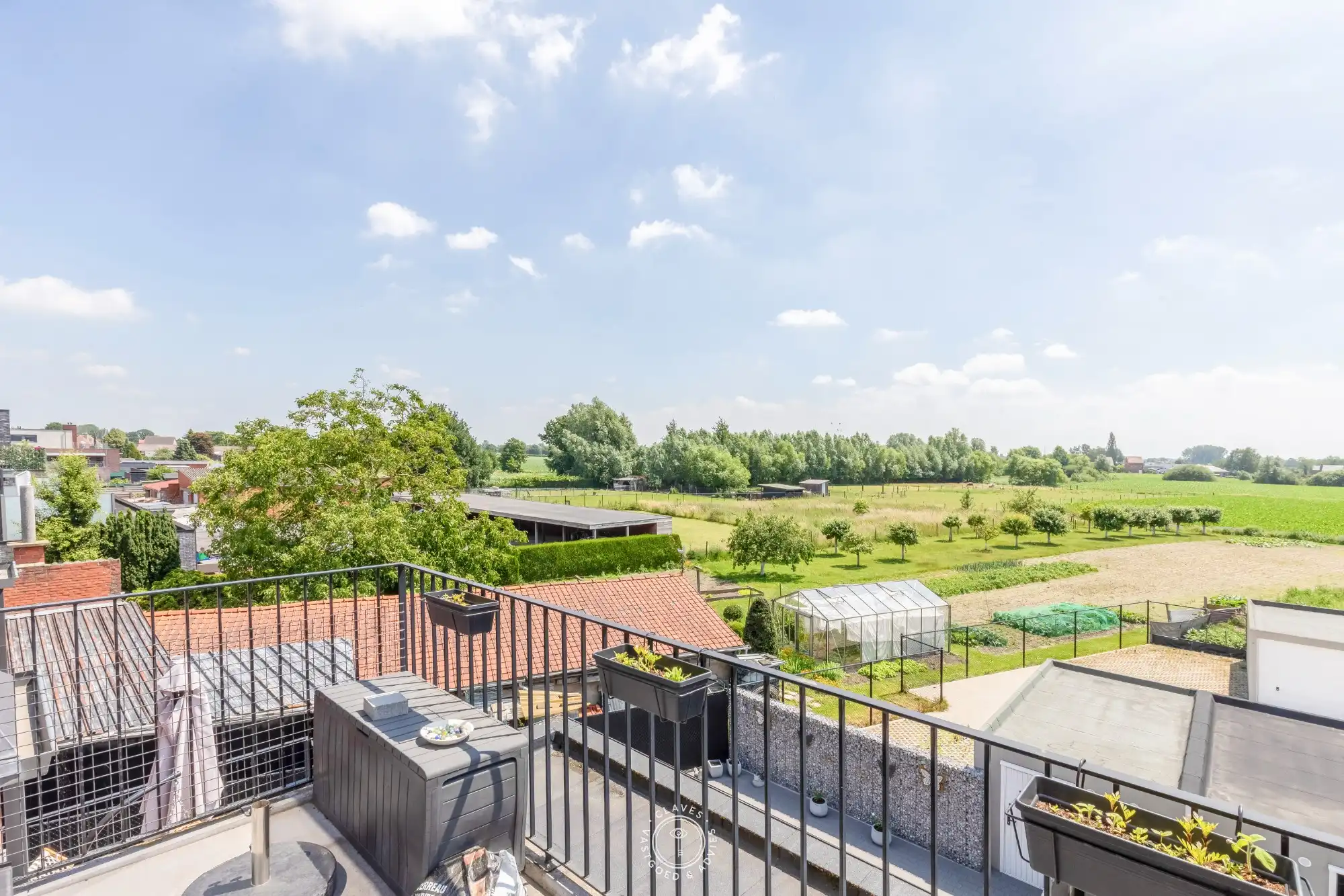 Rustig gelegen 1-slaapkamerappartement met garagebox en prachtig groen uitzicht foto 2