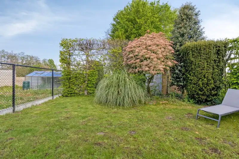 Instapklare woning op een uiterst rustige ligging tussen de velden foto 15