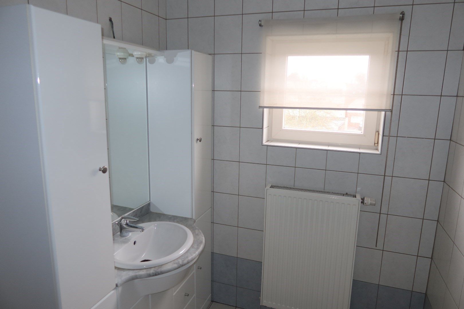 Volledig instapklaar 1 slk app nabij het centrum van Zele foto 12