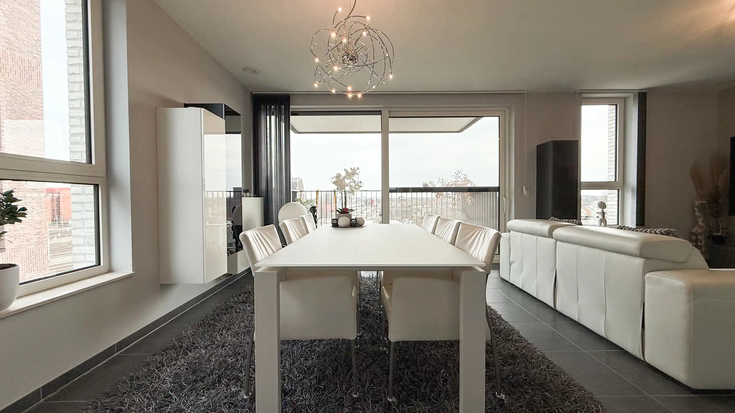 Instapklaar appartement met vrij uitzicht en parkeerplaats! foto 7