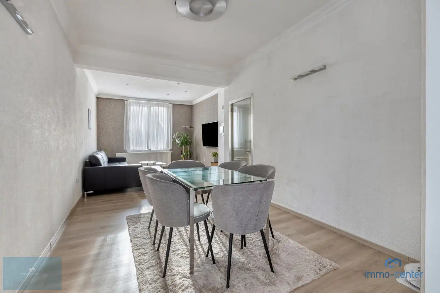 🏡 Instapklare ruime woning met 4 slaapkamers, 2 badkamers foto 4