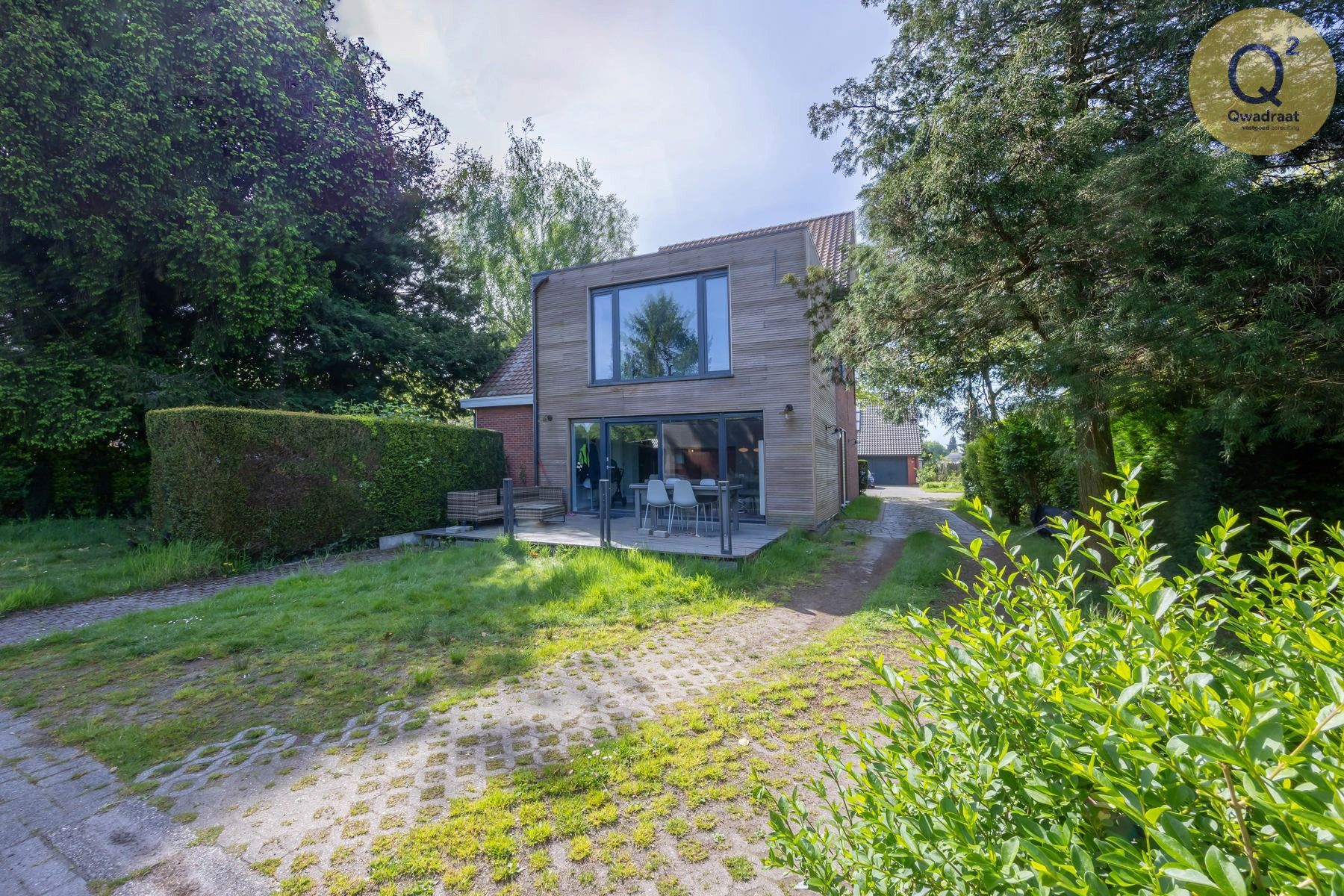Ruime vernieuwde woning met 4 slpks en grote tuin foto 32