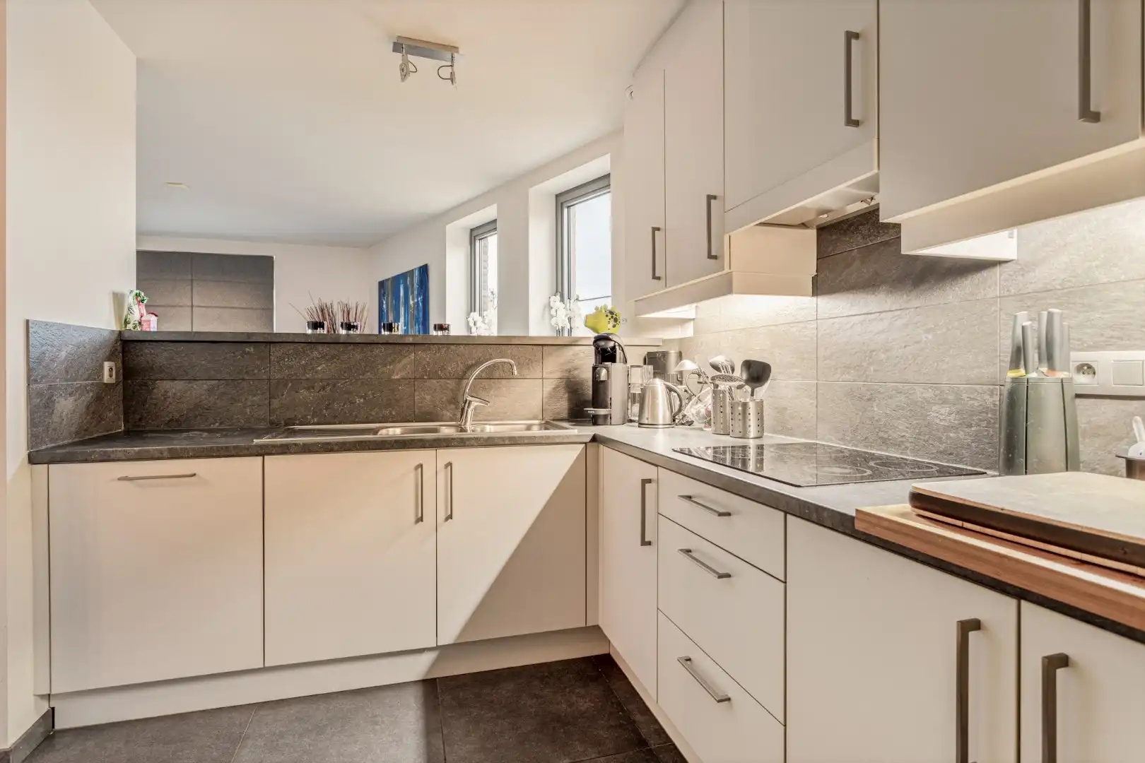 Zeer ruime & energiezuinige duplex met 4 slpks, mooi terras en garage te Ginderbuiten ! foto 11