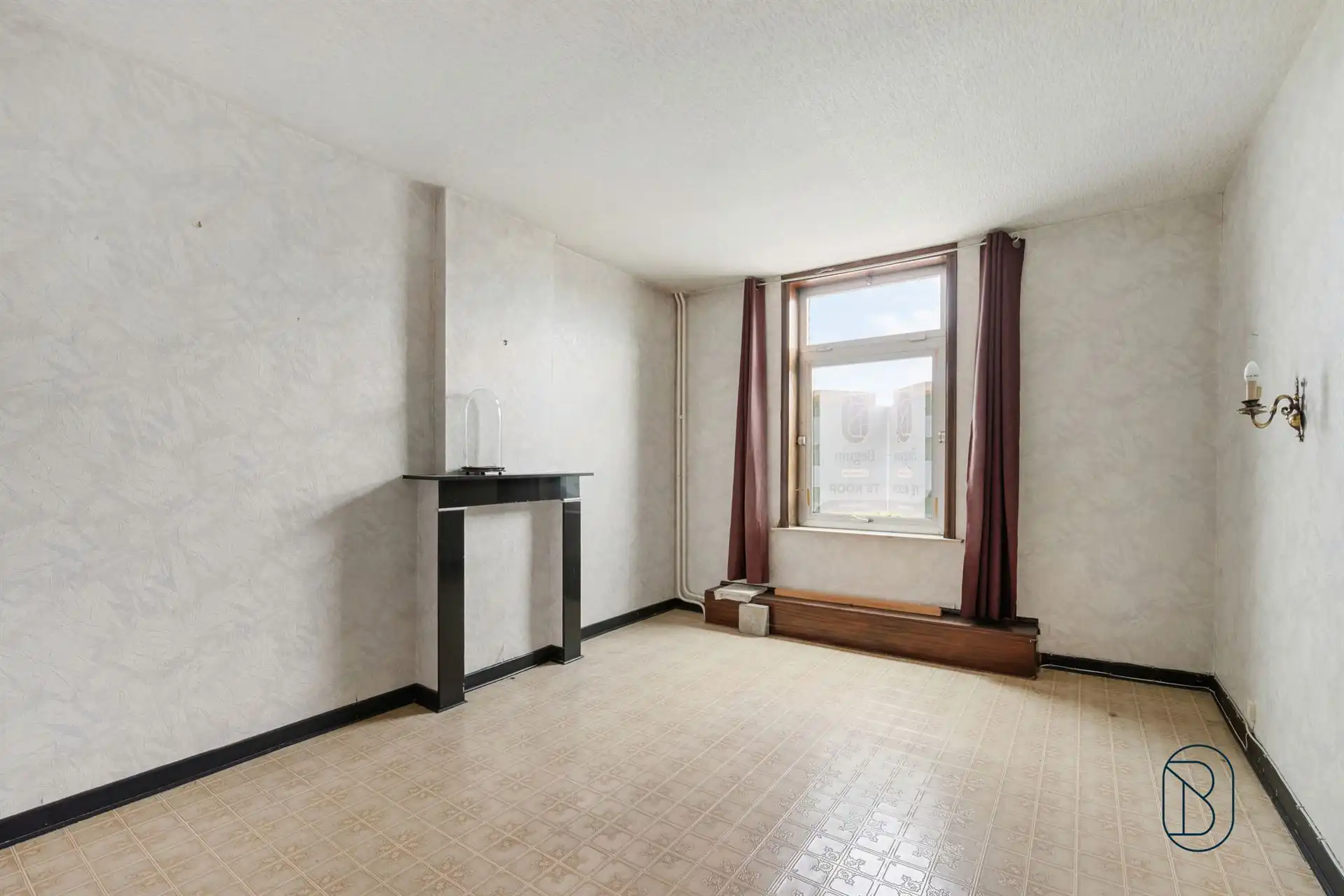 Te renoveren rijwoning met veel potentieel foto 12