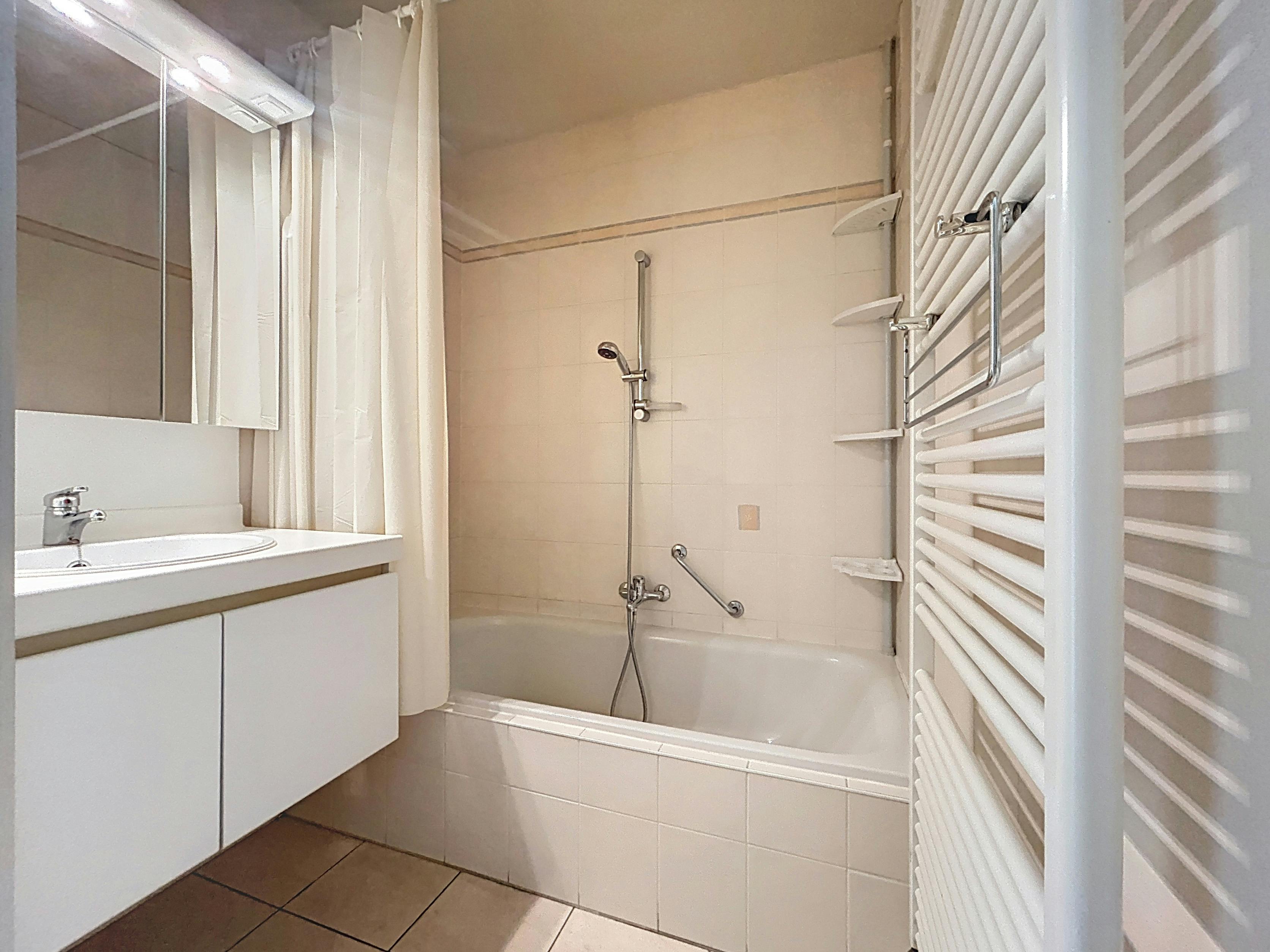Gezellig appartement met 1 kamer te huur in centrum Deerlijk foto 9
