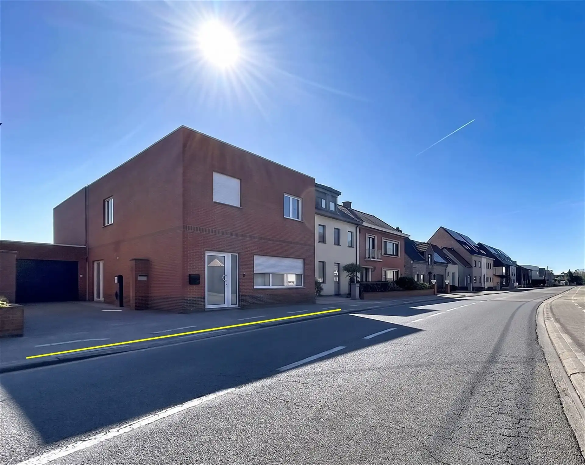 Ruime (264m²) strakke woning met vier slaapkamers en garage op perceel van 693m². foto 23