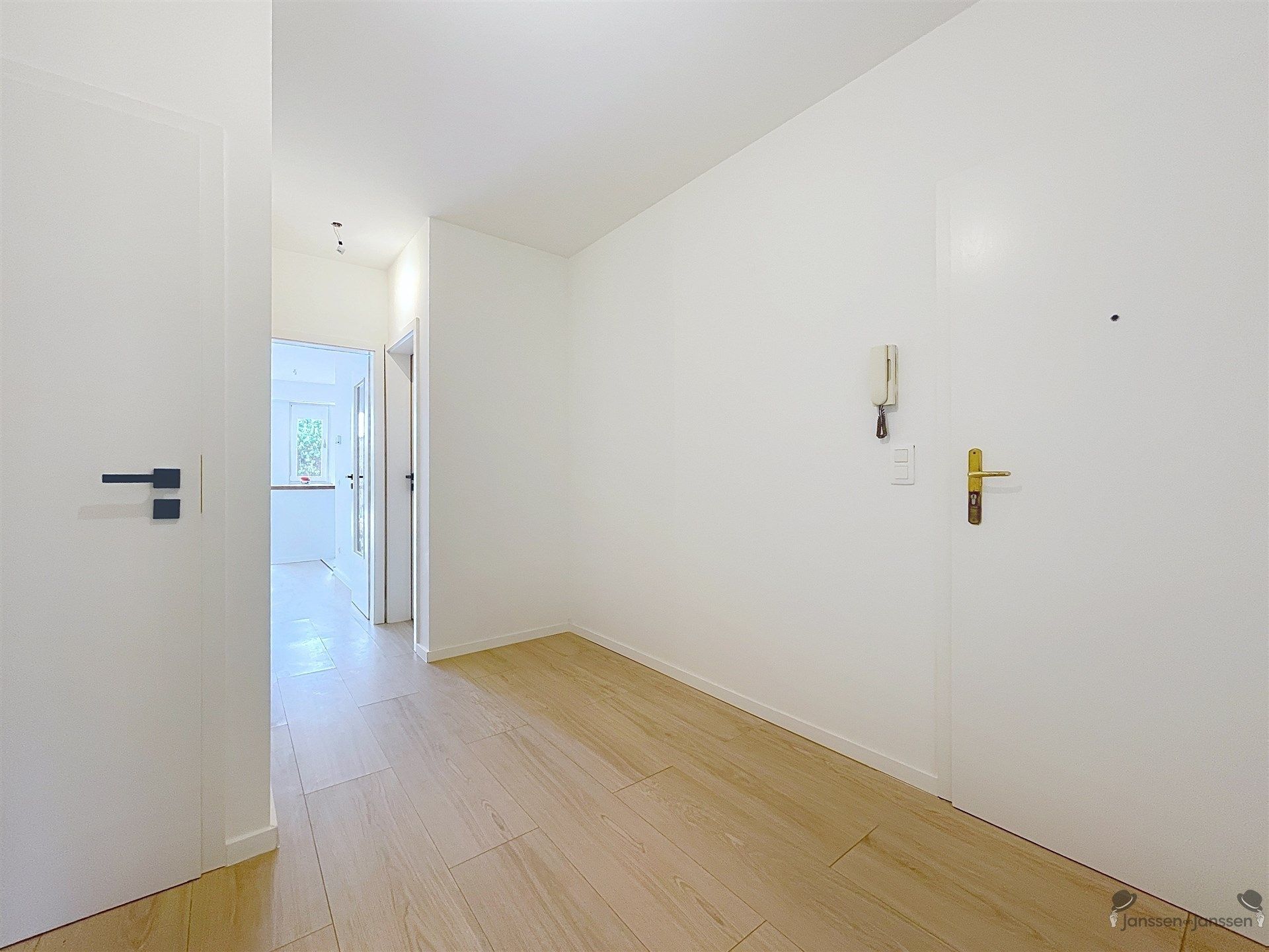 Gelijkvloers appartement met tuin én garagebox in Brasschaat foto 5