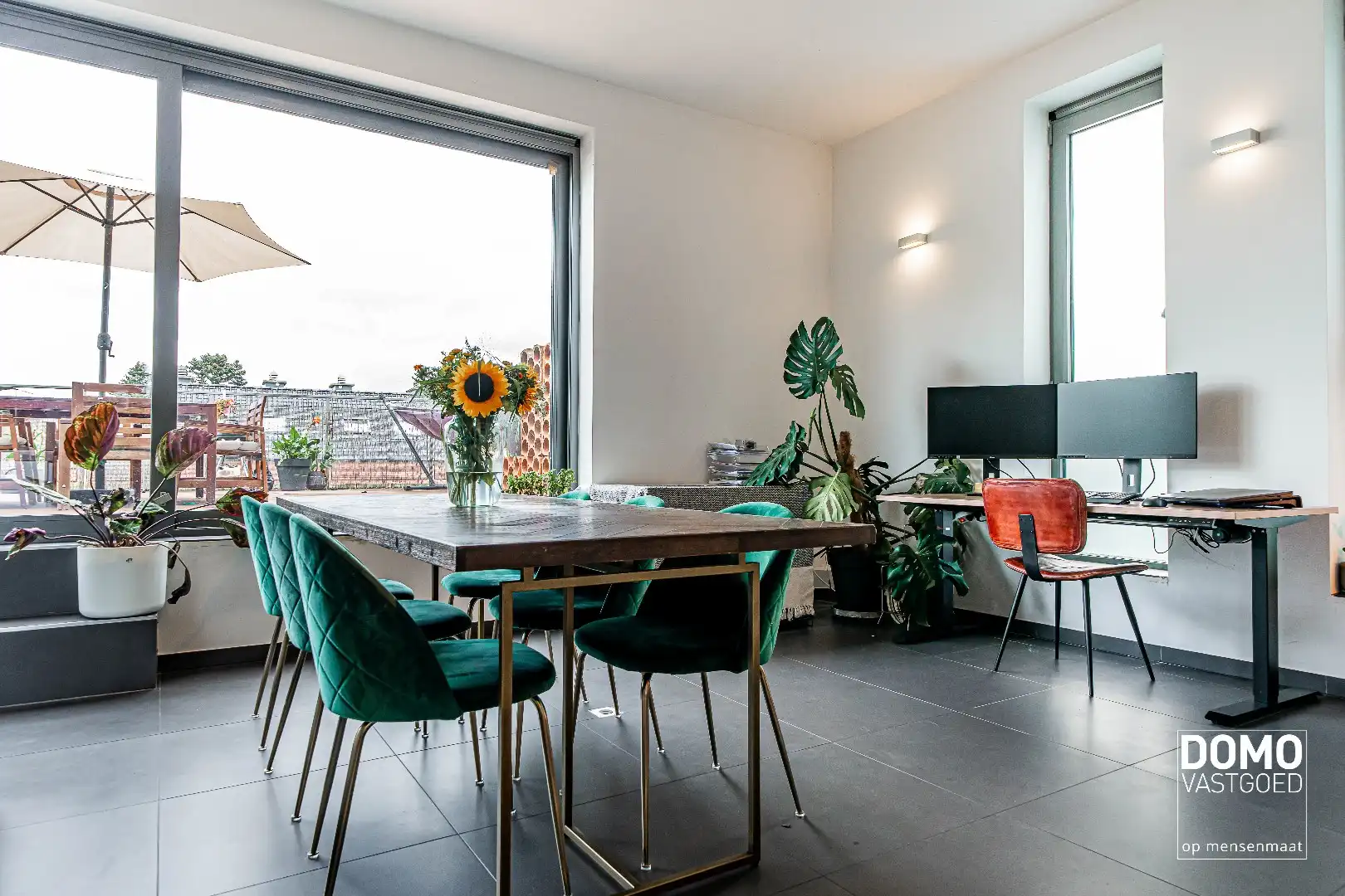 PRACHTIGE LOFT MET ROYAAL TERRAS OP TOPLOCATIE BINNEN DE GROTE RING VAN HASSELT foto 5