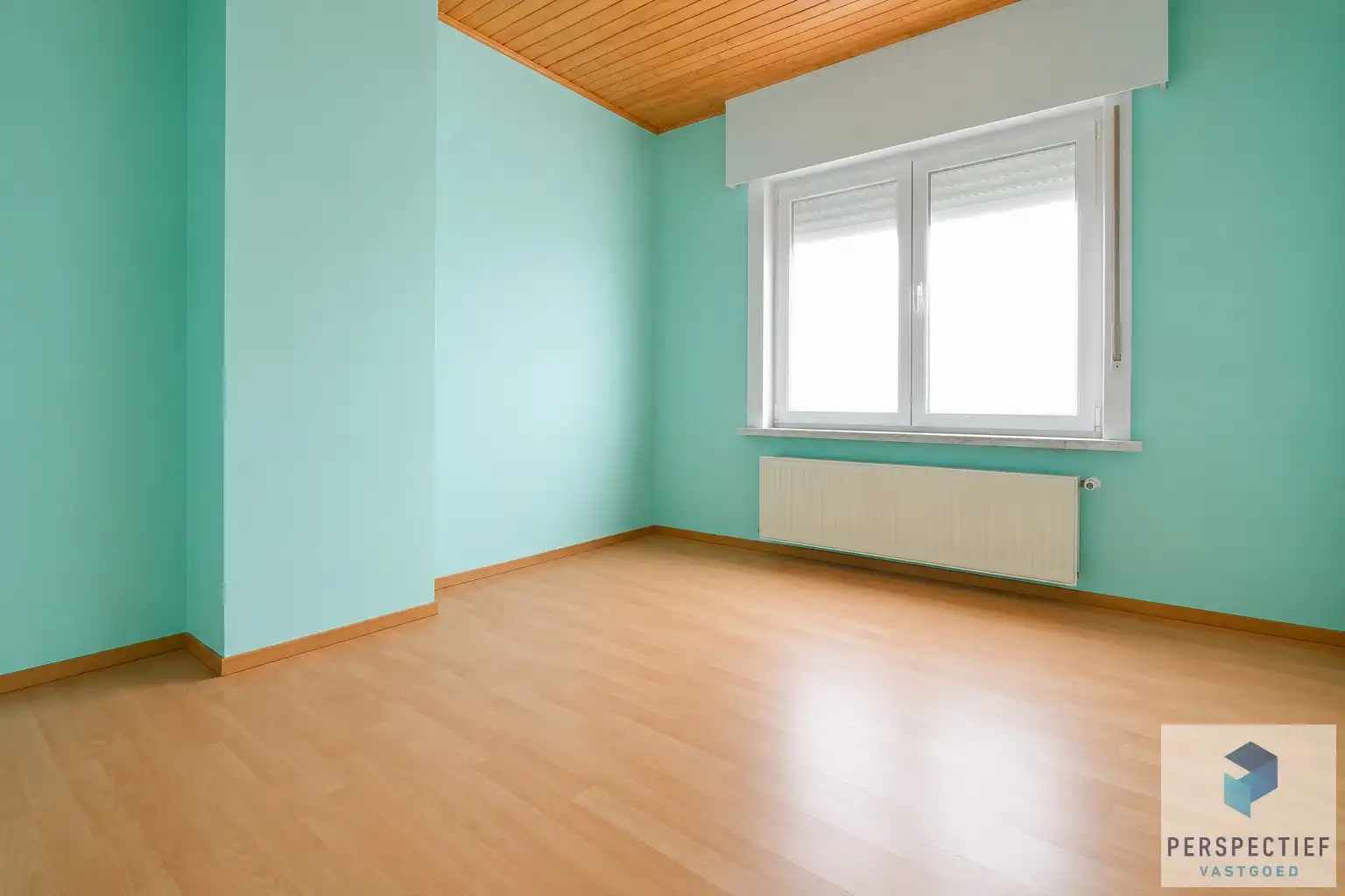 Instapklare GROTE (227m²) halfopen bebouwing (BJ 2001) met 4 slpks, dubbele garage & tuin foto 18