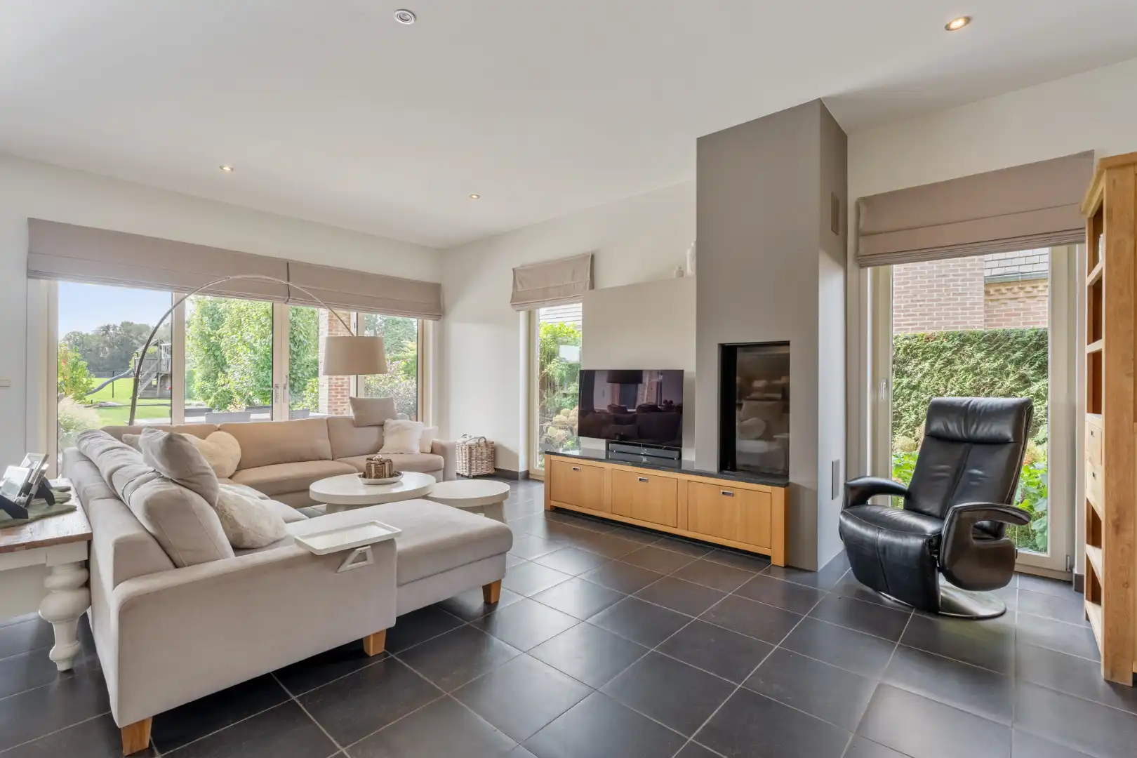 Stijlvolle villa in tijdloze pastorijstijl met zwembad en exclusieve tuinbeleving. foto 14