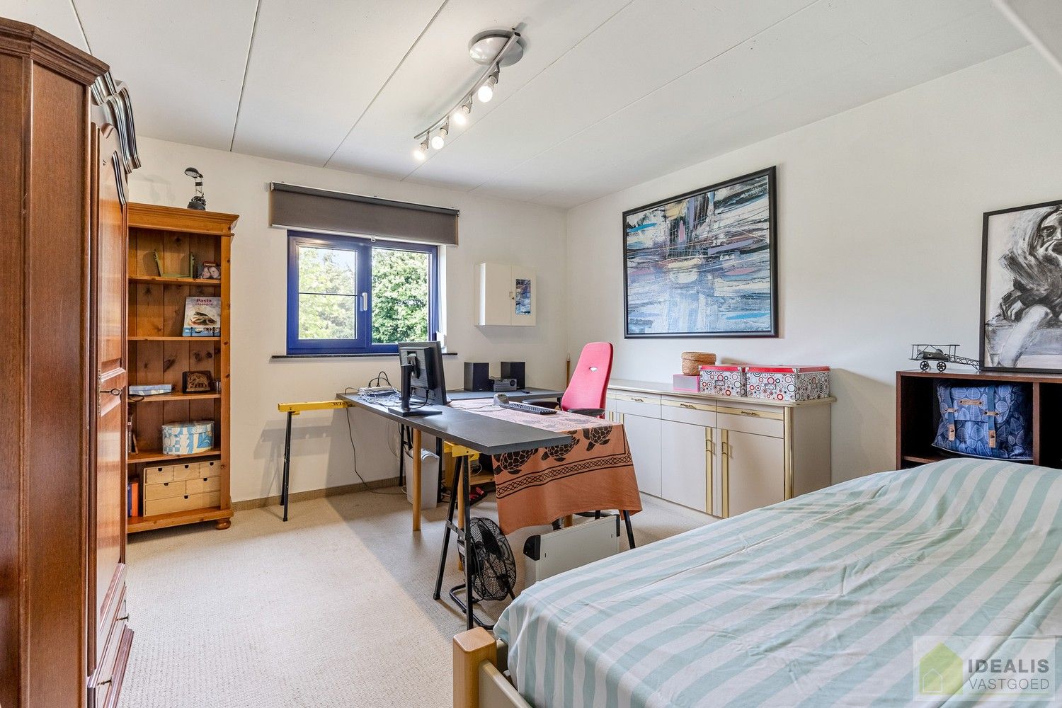 IDEALIS VASTGOED – ZEER VERZORGDE EN INSTAPKLARE GEZINSWONING MET 4 SLAAPKAMERS OP EEN RUIM PERCEEL VAN 16A 47CA IN EEN RESIDENTIELE WOONSTRAAT foto 18