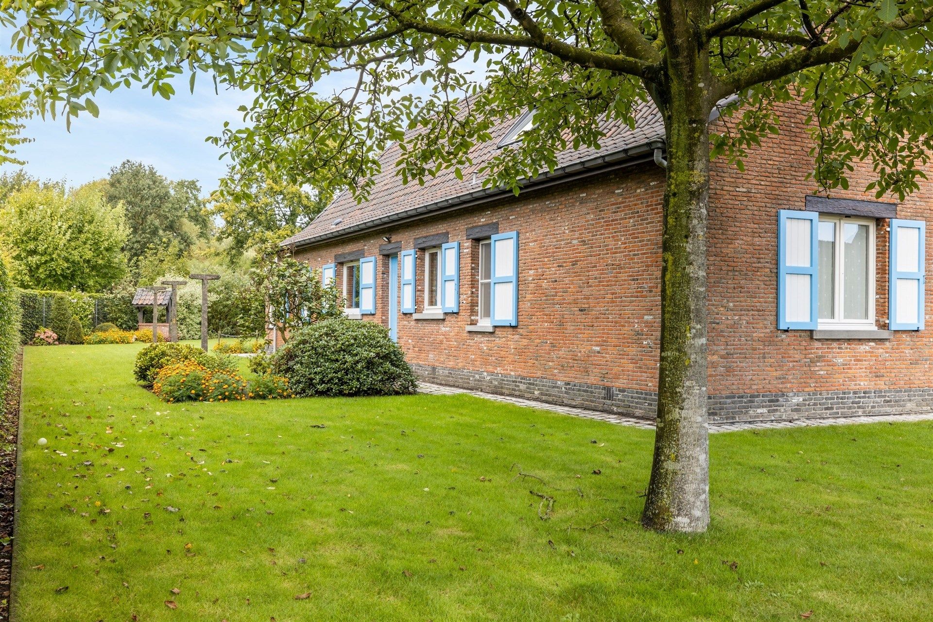 Charmante gezinswoning met 4 slaapkamers en mooi aangelegde tuin op 1.185m² foto 26