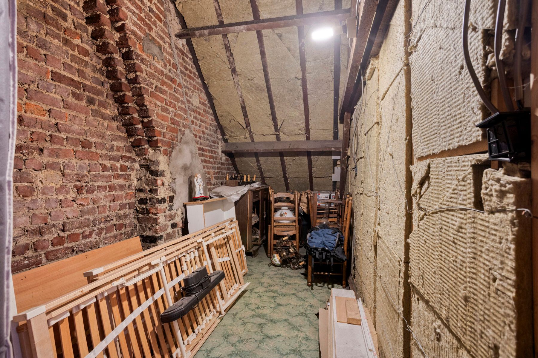 Charmante halfopen woning met potentieel foto 21