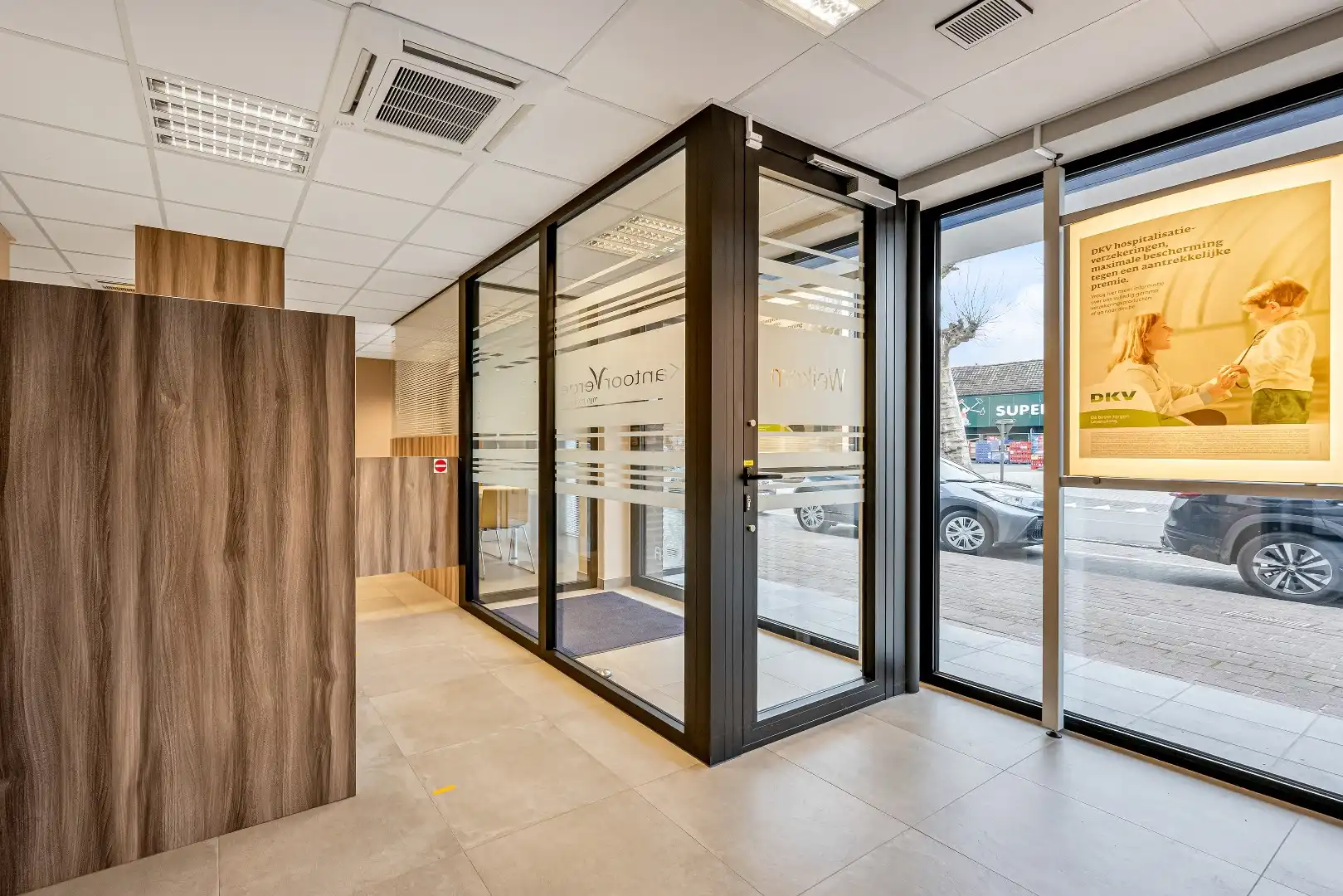 Commerciële ruimte op visibele locatie foto 3