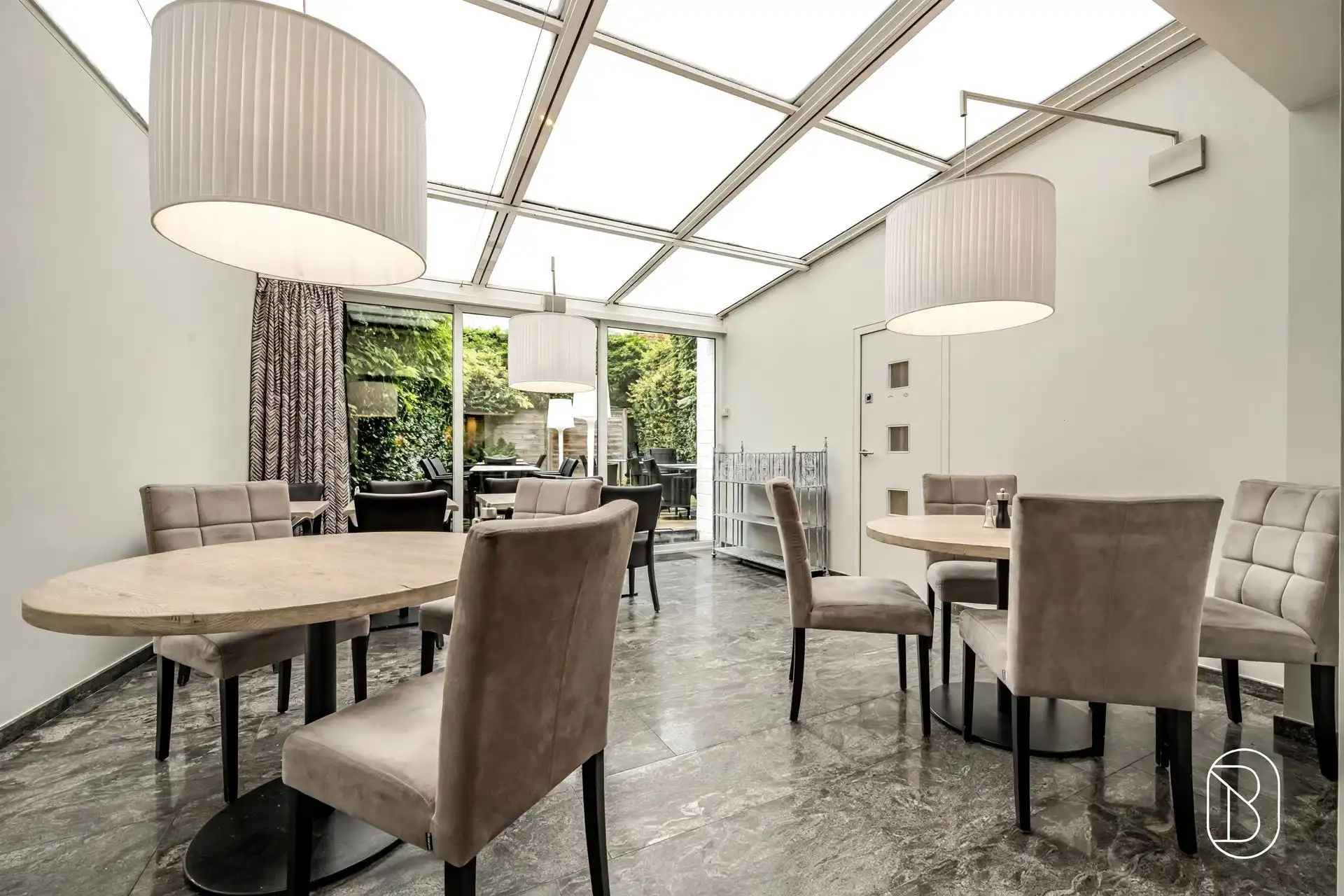 Mooi ingerichte horecazaak met terras en 2 woonsten! foto 13