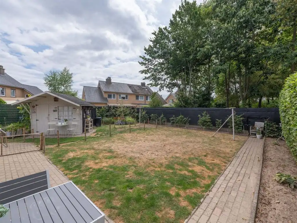 Instapklare, half-vrijstaande woning met inpandige garage foto 6