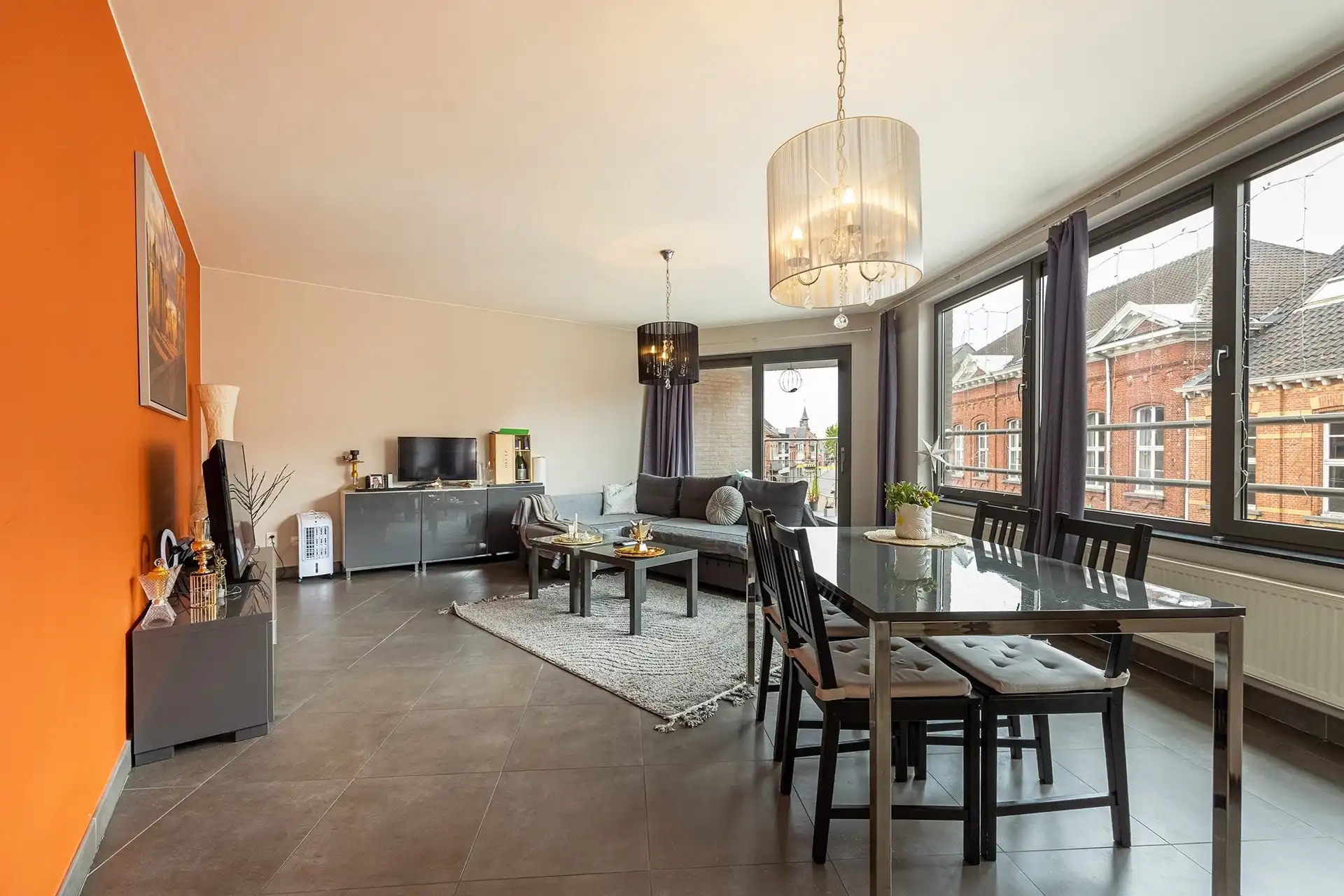 Appartement met 2 slaapkamers en garage gelegen in het centrum van Sint-Gillis-Waas (88m²) foto 2