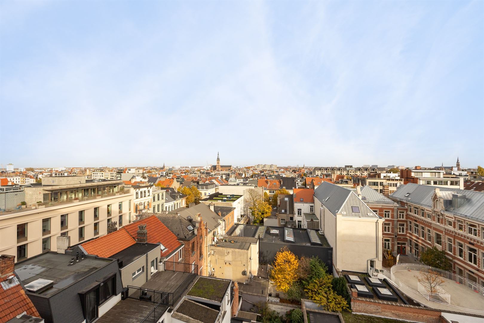 Gerenoveerd appartement met verzichten foto 17