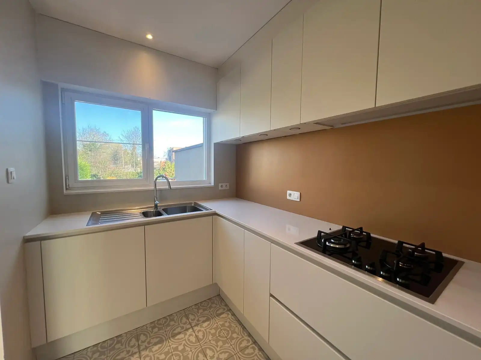 Gunstig gelegen bel-etagewoning met 3 SLP, 2 BK en tuin. foto 6