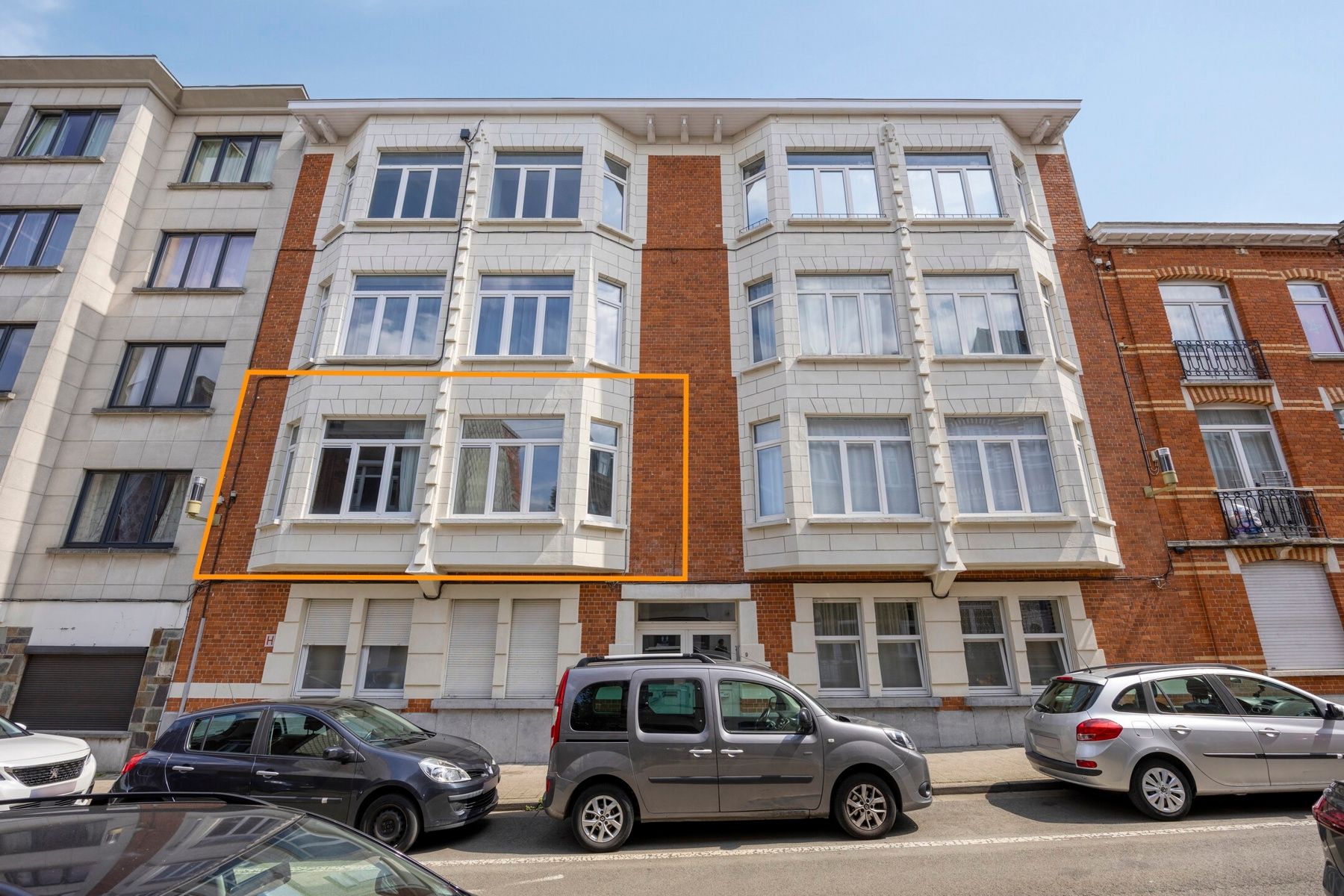 Instapklaar appartement met 2 slaapkamers  foto {{pictureIndex}}