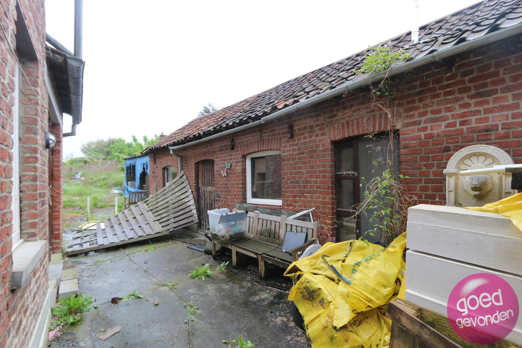 TE RENOVEREN WONING met STALHUIS - HOB - TUIN - TERRAS  foto 5