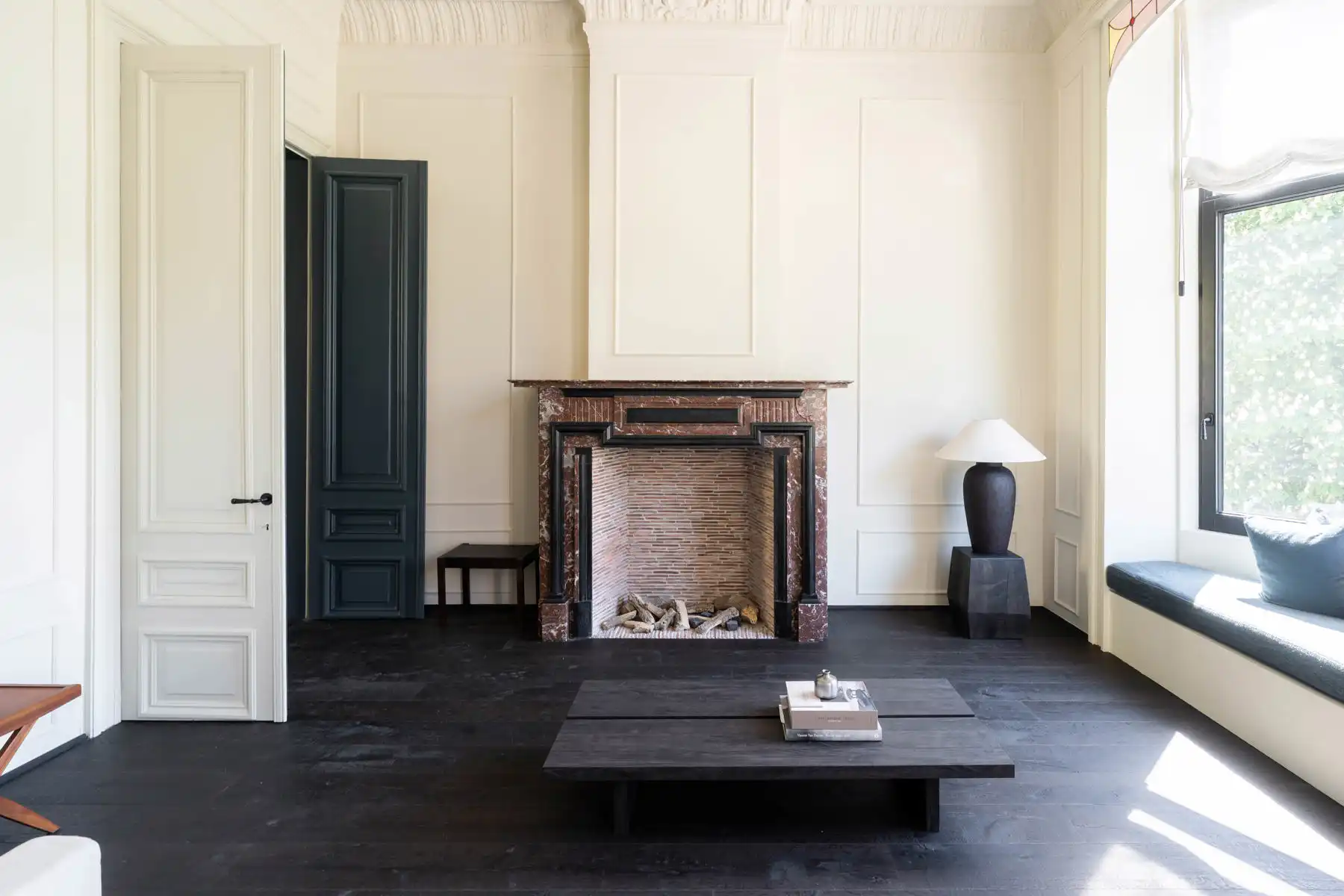 Stijlvol gerenoveerde herenwoning aan de voet van het KMSKA foto 16