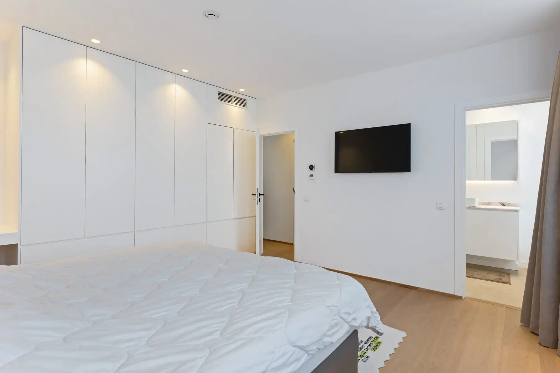 Luxueus wonen op toplocatie met garage foto 21