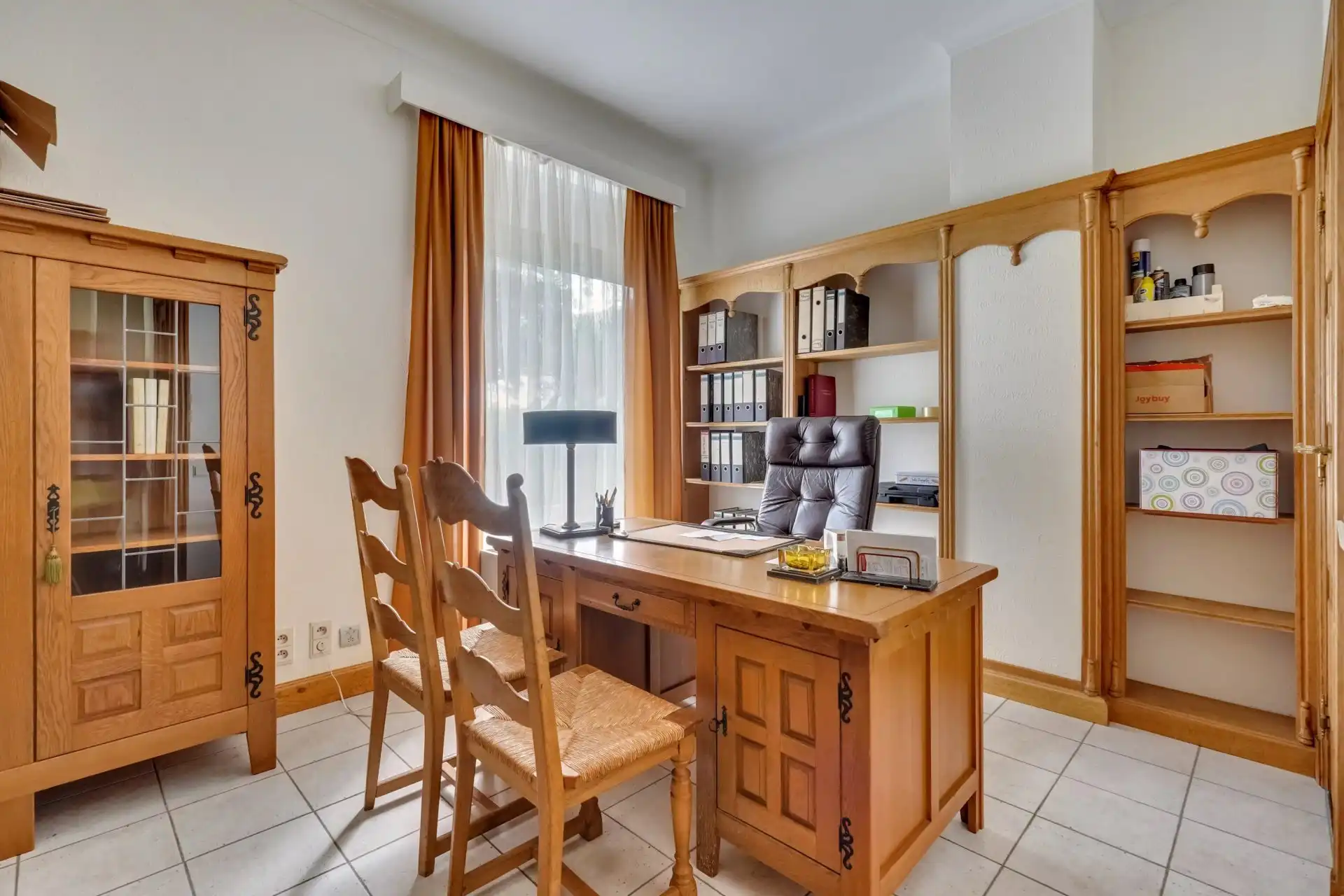 Zeer ruim gelijkvloers appartement met kelderparking foto 7