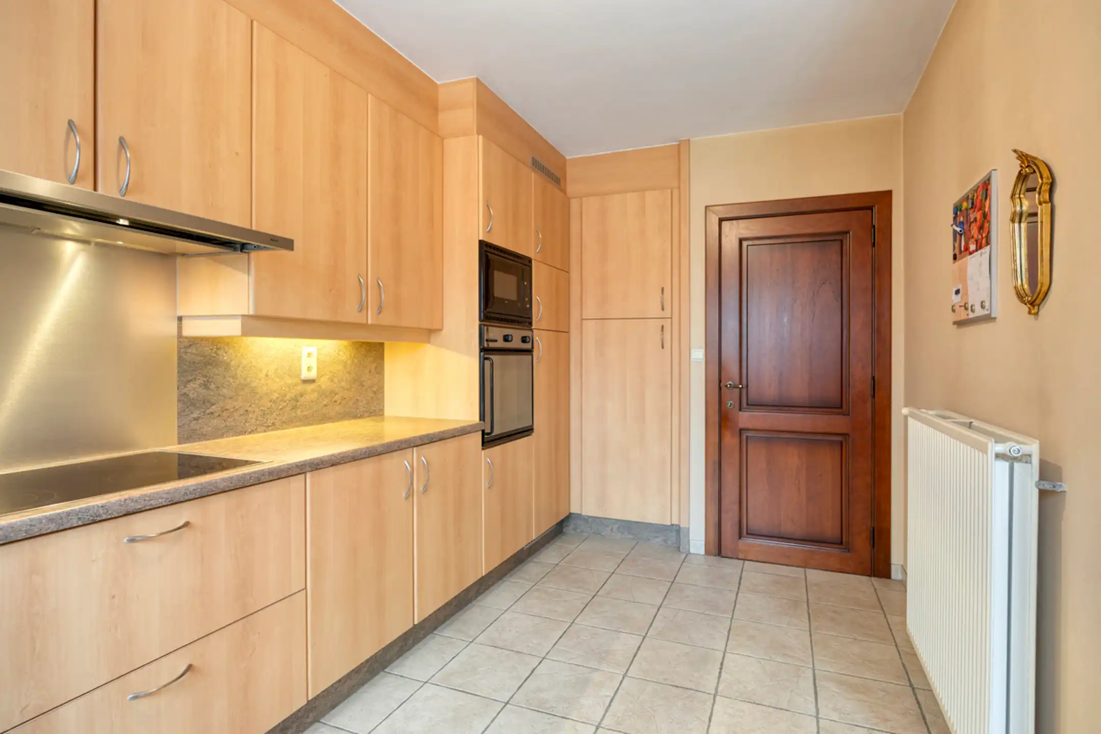 Gezellige gezinswoning met 3 kamers, tuin en dubbele garage foto 14