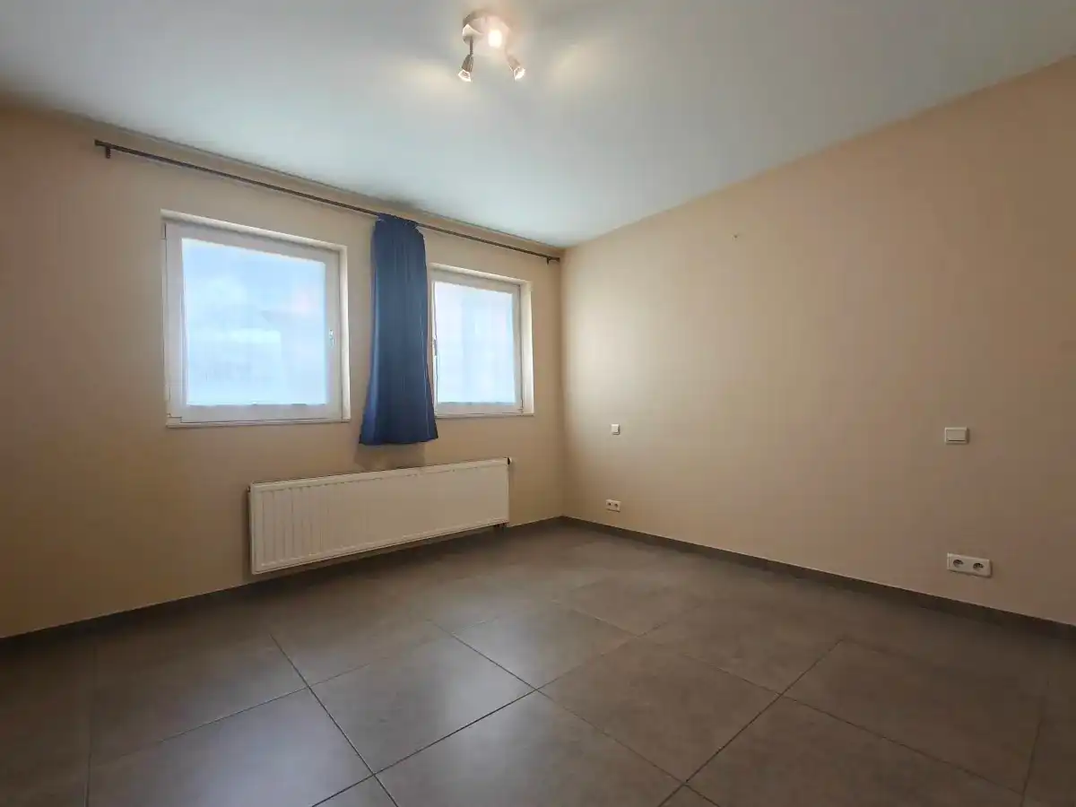 Beselare – Instapklaar gelijkvloers appartement met 2 slaapkamers en parkeerplaats foto 6